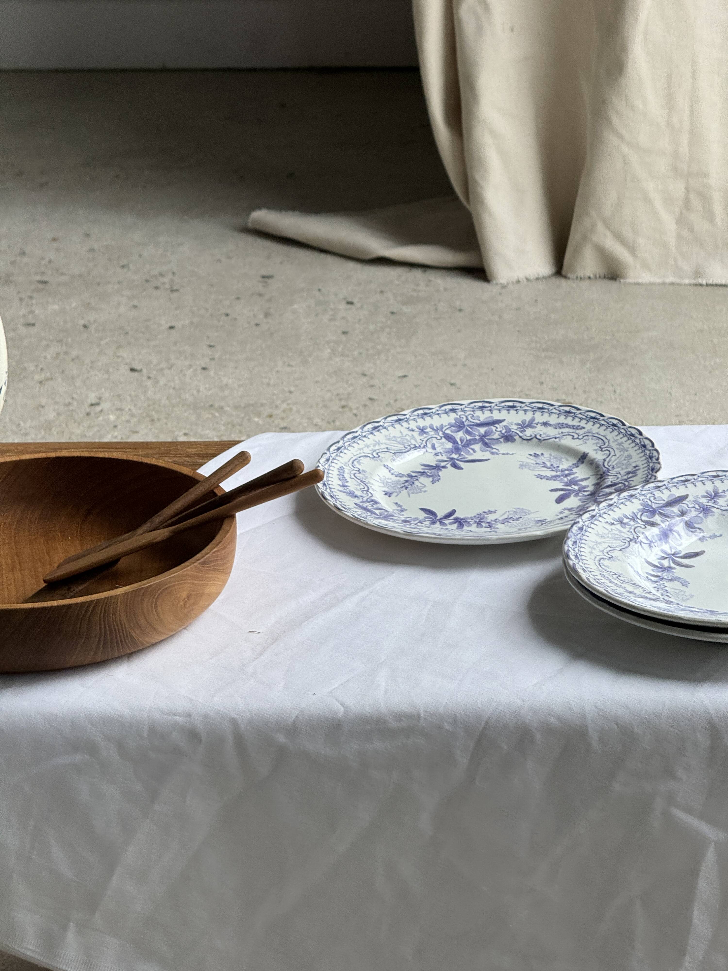 Set of 5 flat plates in earthenware with a lavender floral design H2 D22