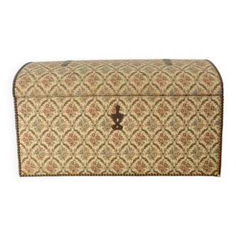 Coffre ancien tapisserie