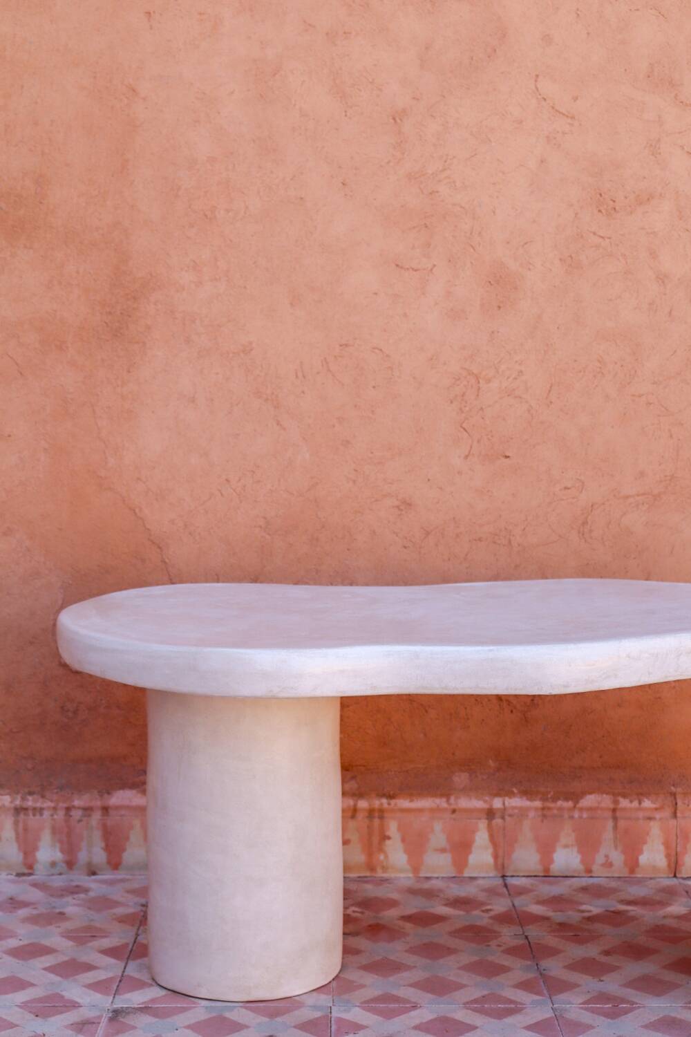 Table basse forme organique en Tadelakt