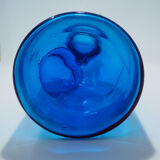 Bouteille en verre bleu scandinave