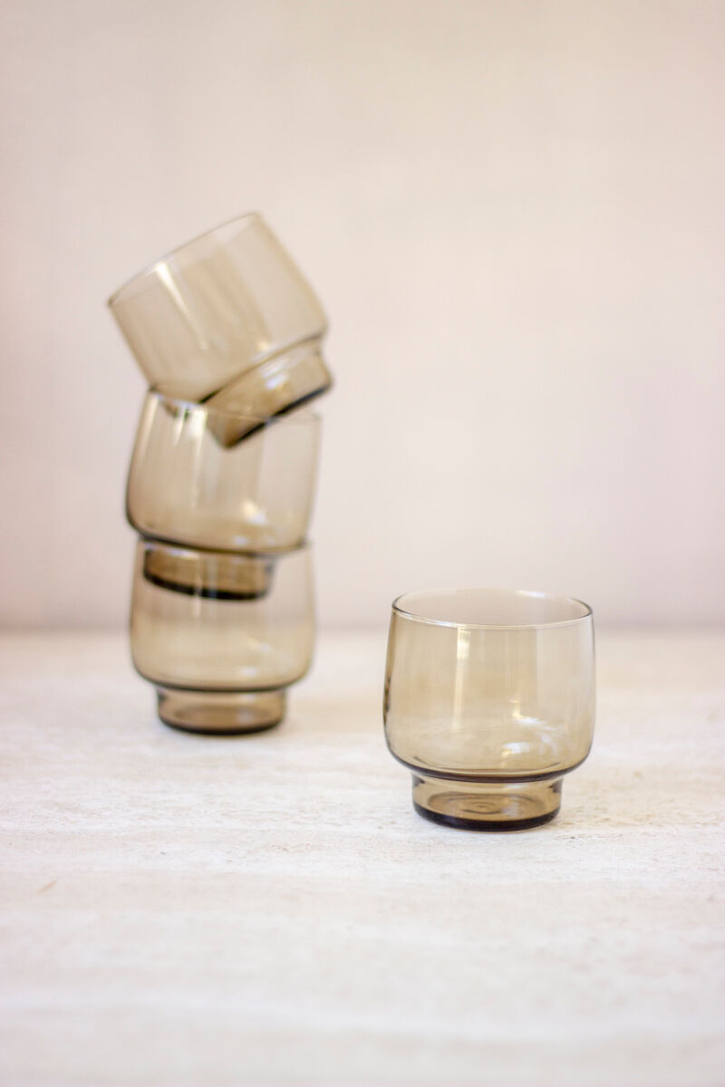 4 verres à eau en verre fumé