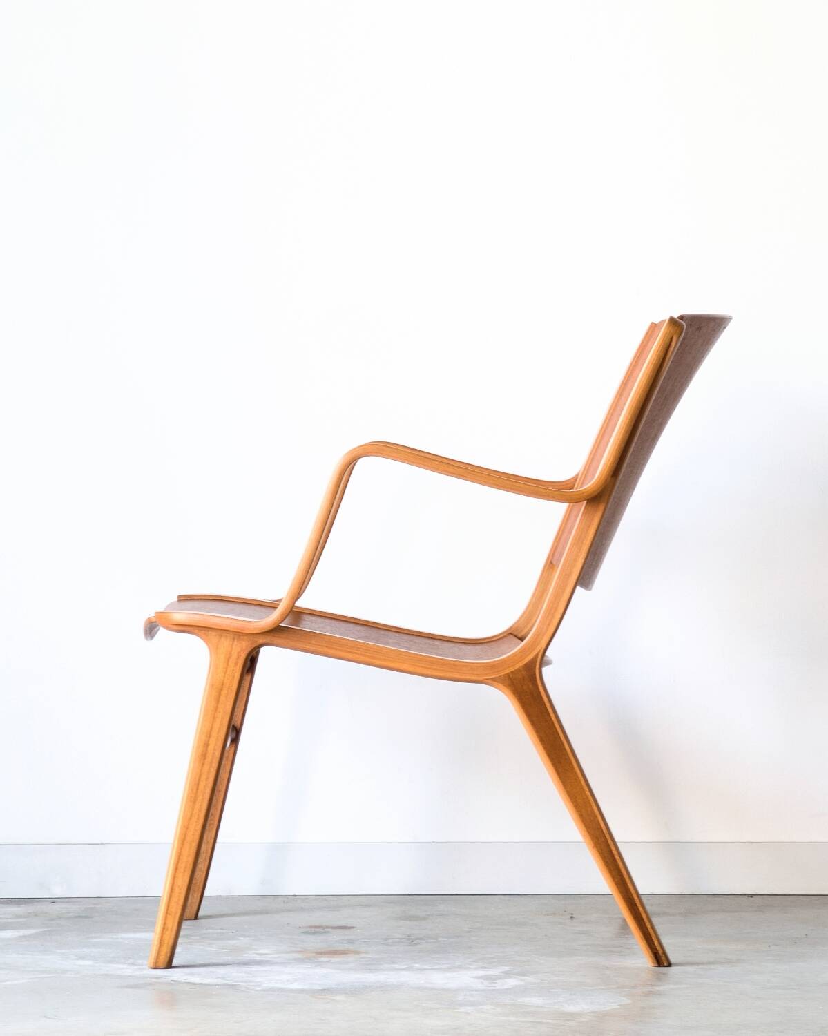 Vintage Danish armchair AX by Peter Hvidt, edition Fritz Hansen, 1950.