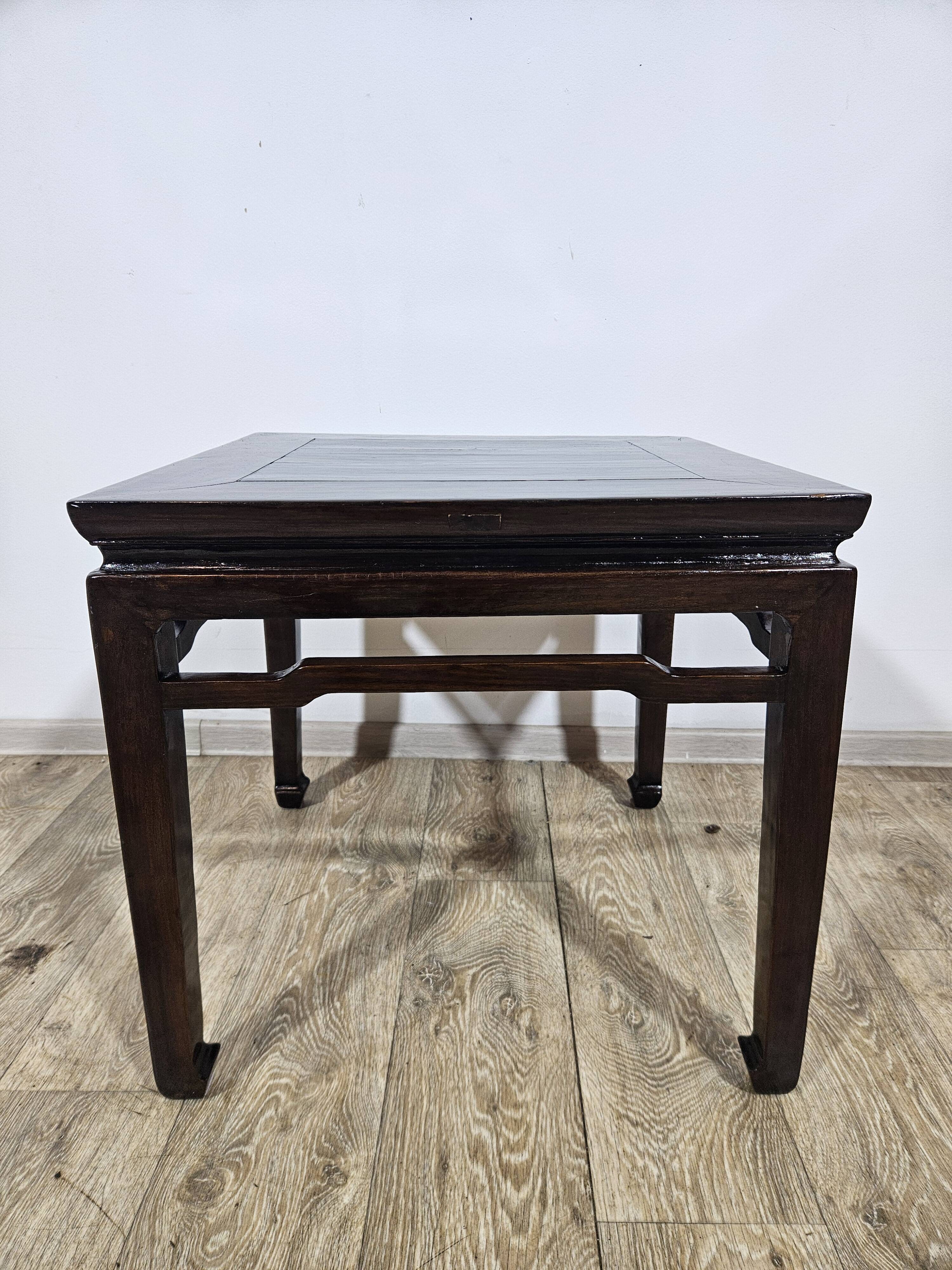 Chinese coffee table from the 19th century Qing Dynasty in Ming style