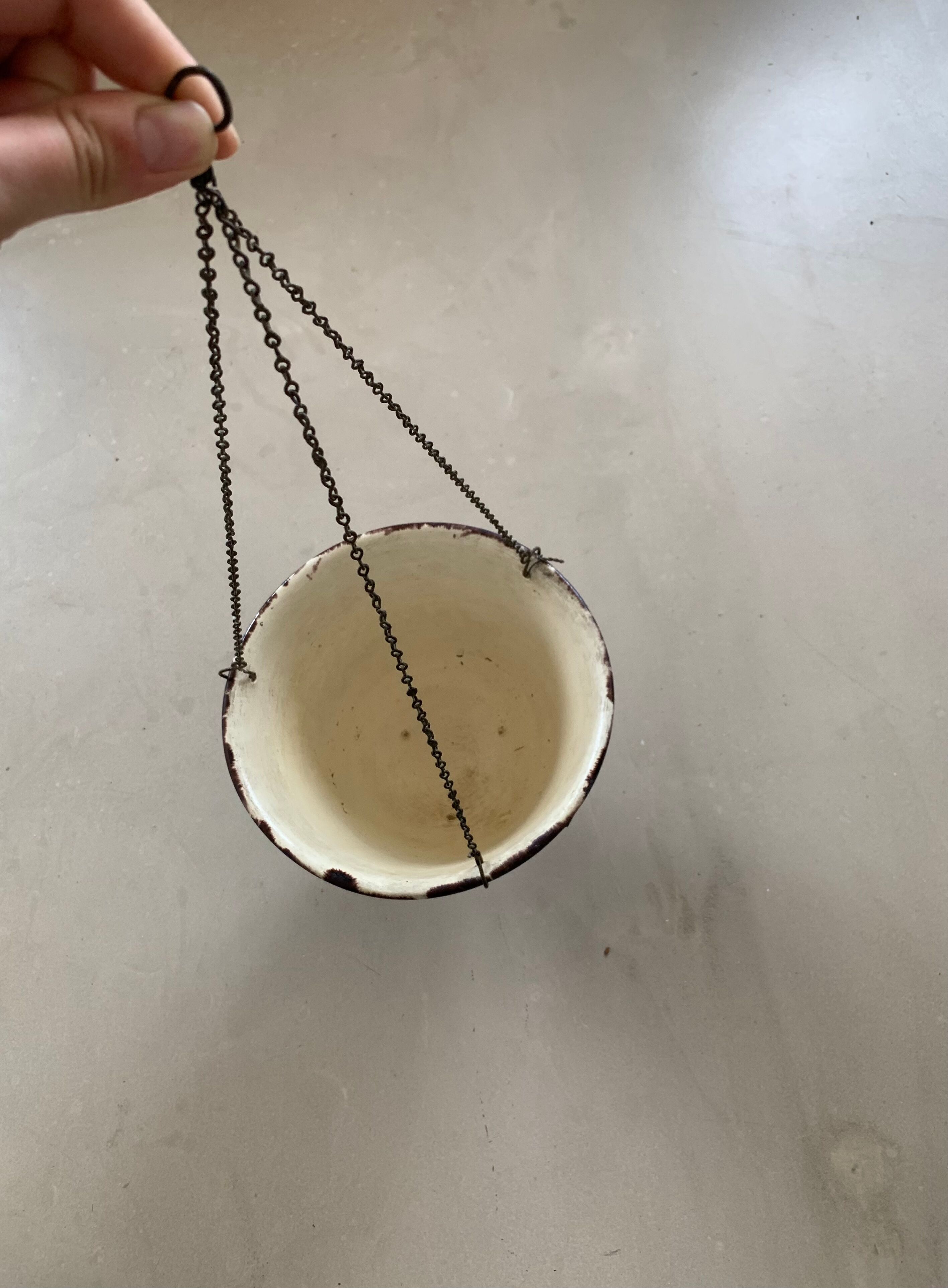 Ceramic plant holder