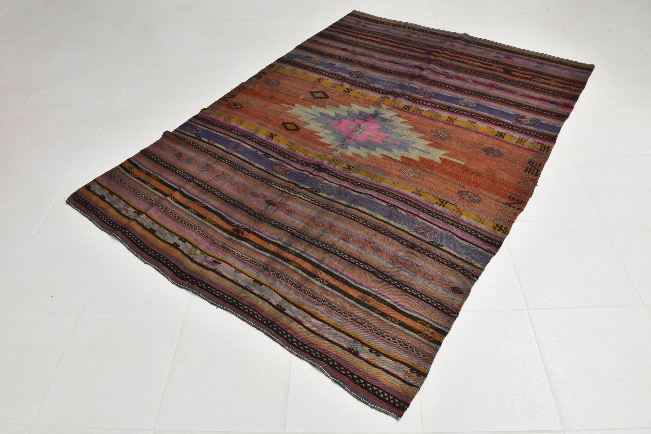 Tapis Kilim Anatolien Vintage – Rayures Ethniques, Tissé Main , 176x242 Cm