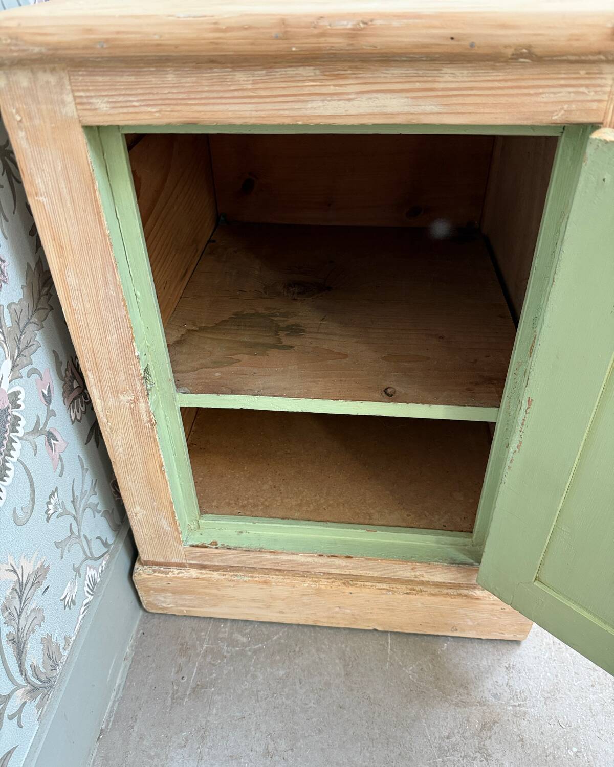 Buffet bas de campagne, rénové