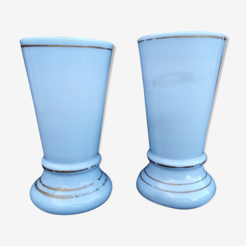 Paire de vases en opaline bleu