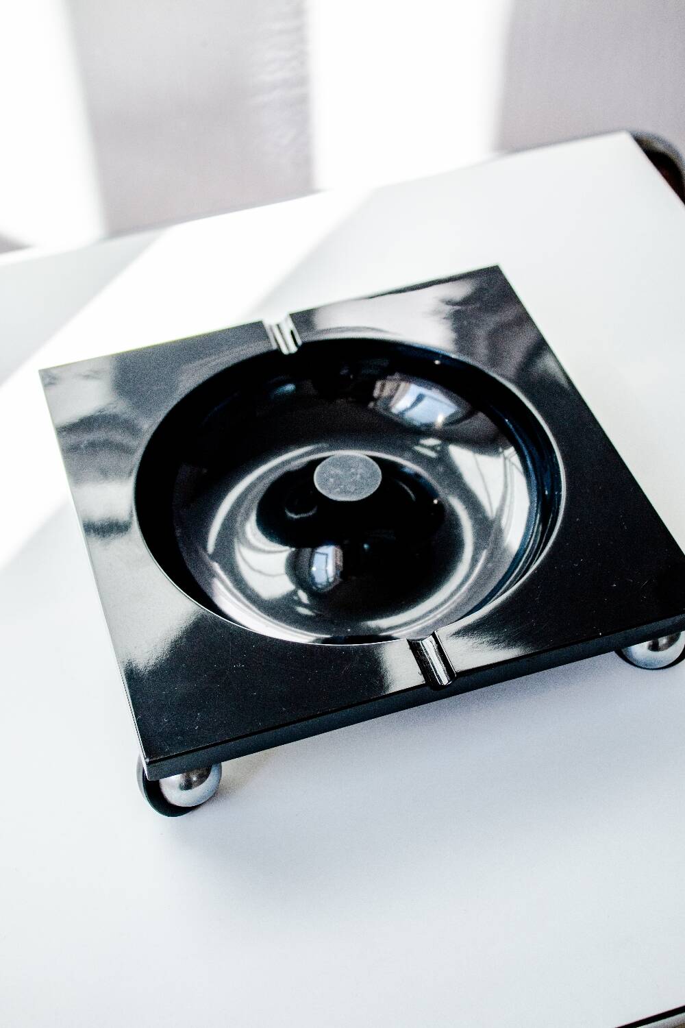 Cendrier Trotter par Renzo Mori