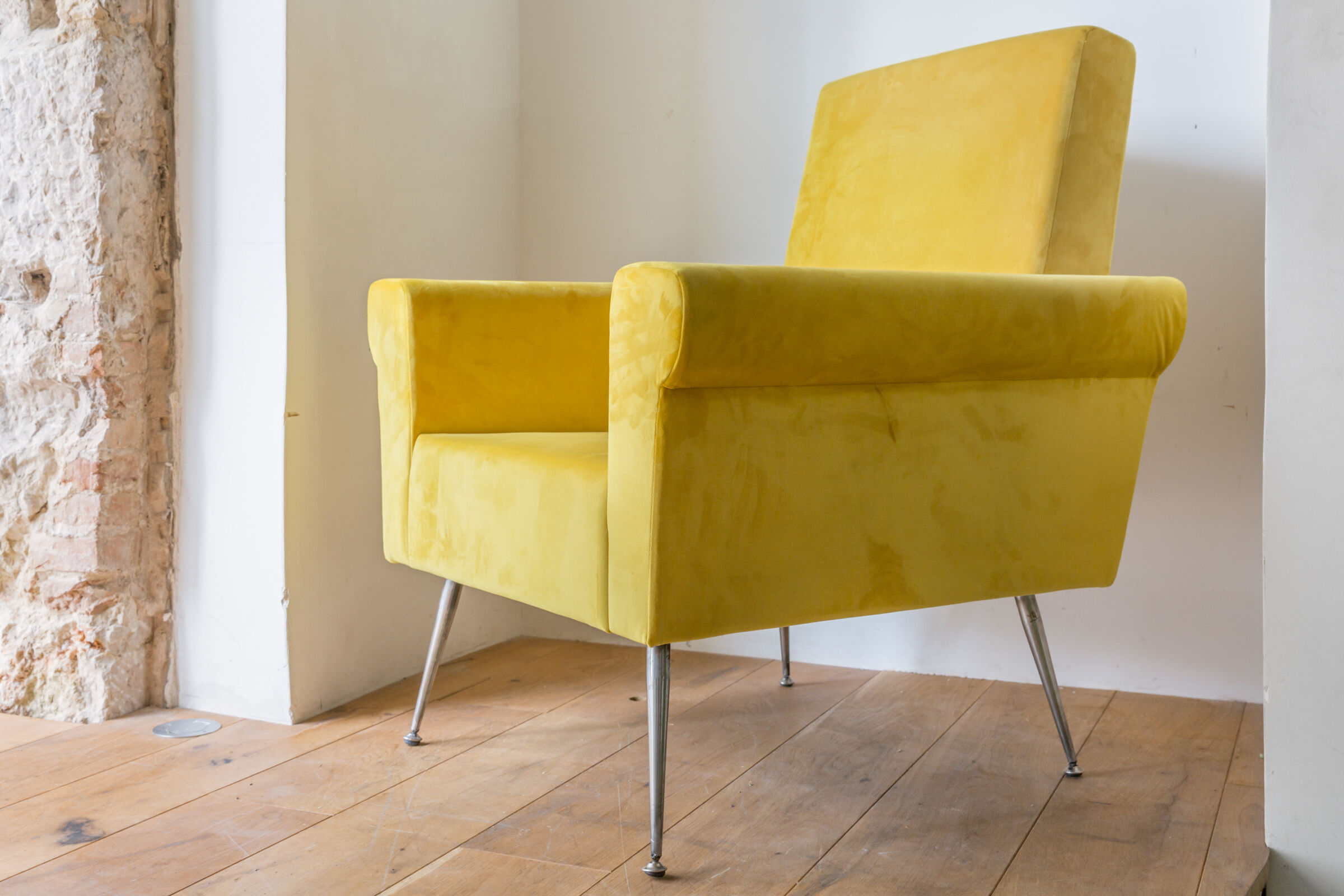 Italian Chair 1950 in Velvet yellow