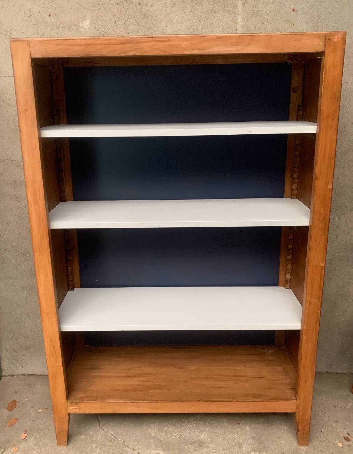 Parisian bookcase, Perriand type