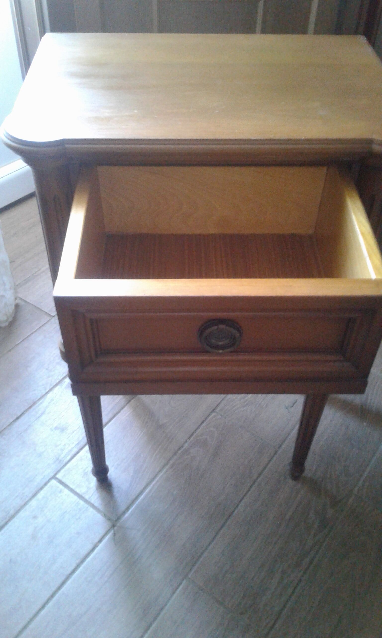 Anncian bedside table