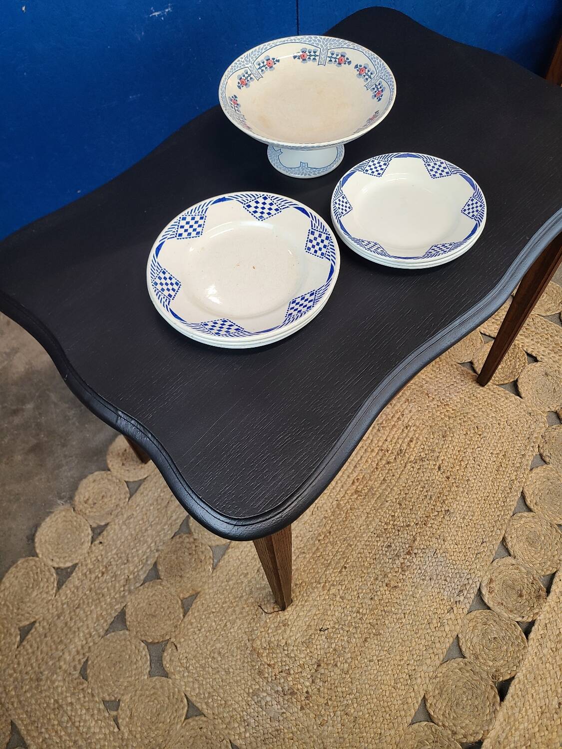 Vintage art deco table 1930 in solid wood