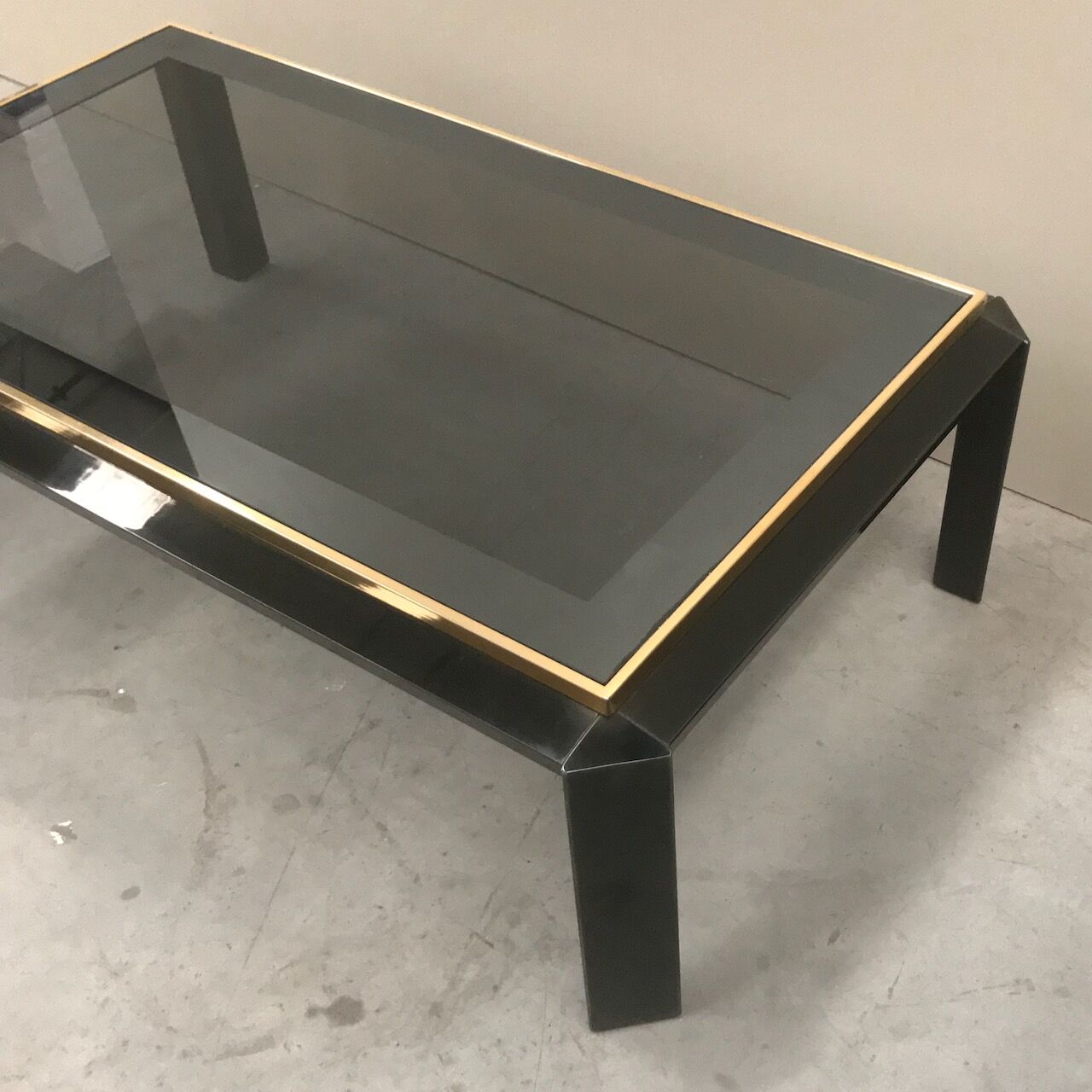 Fadem black & gold salon table