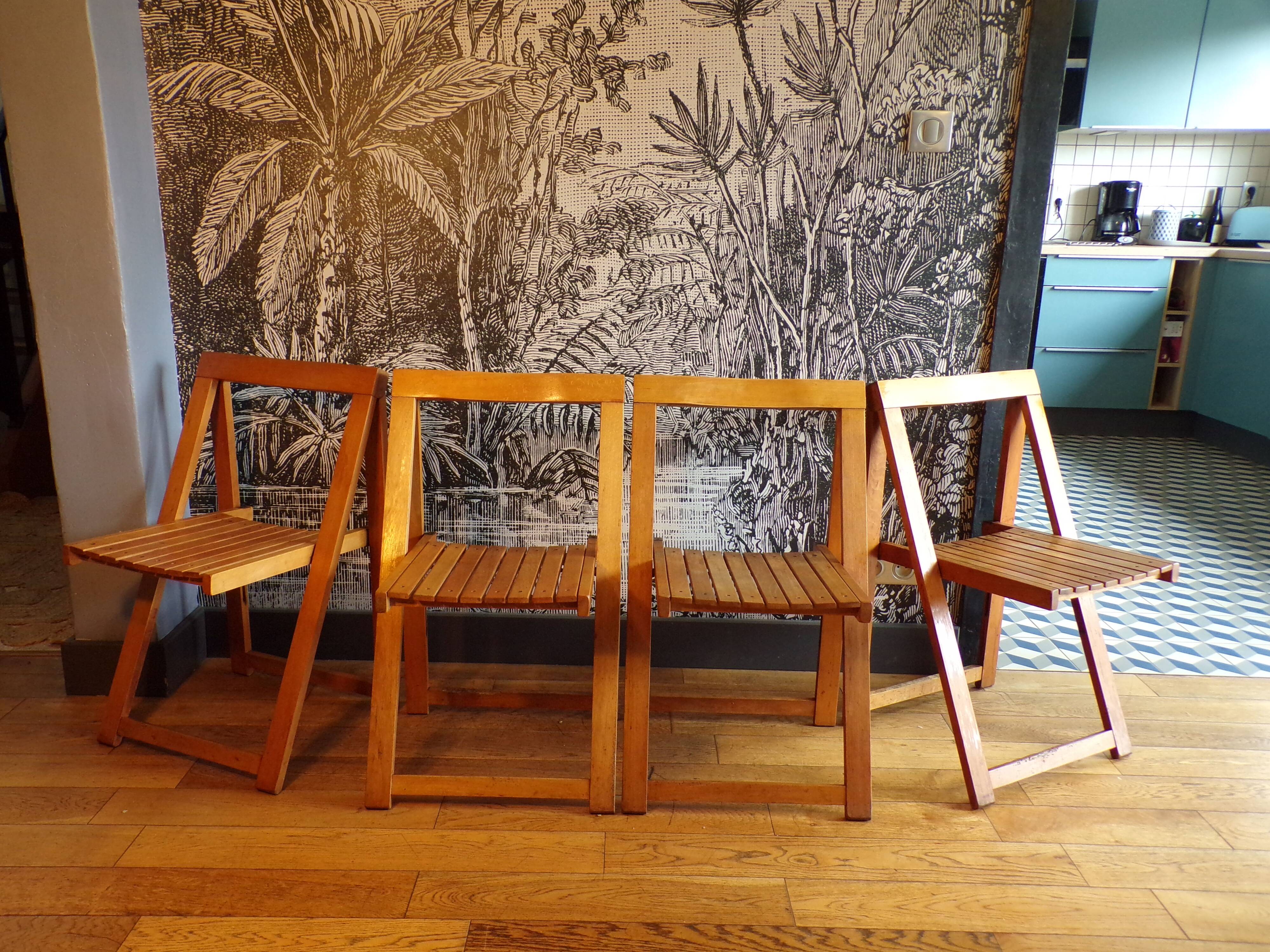 4 vintage Italian folding chairs