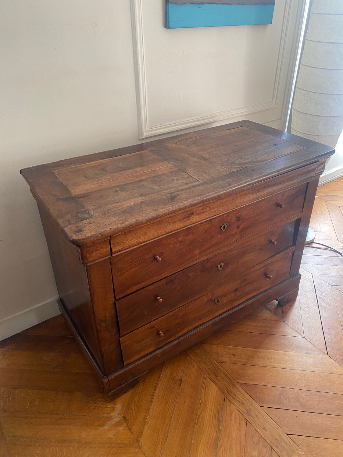 Wooden chest of drawers