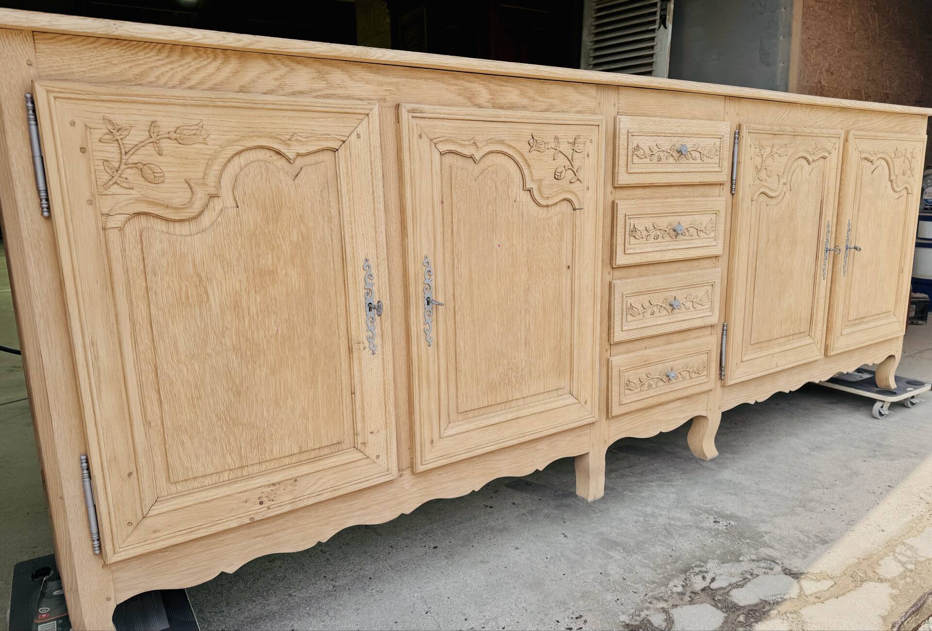 Picardy oak solid wood treatment