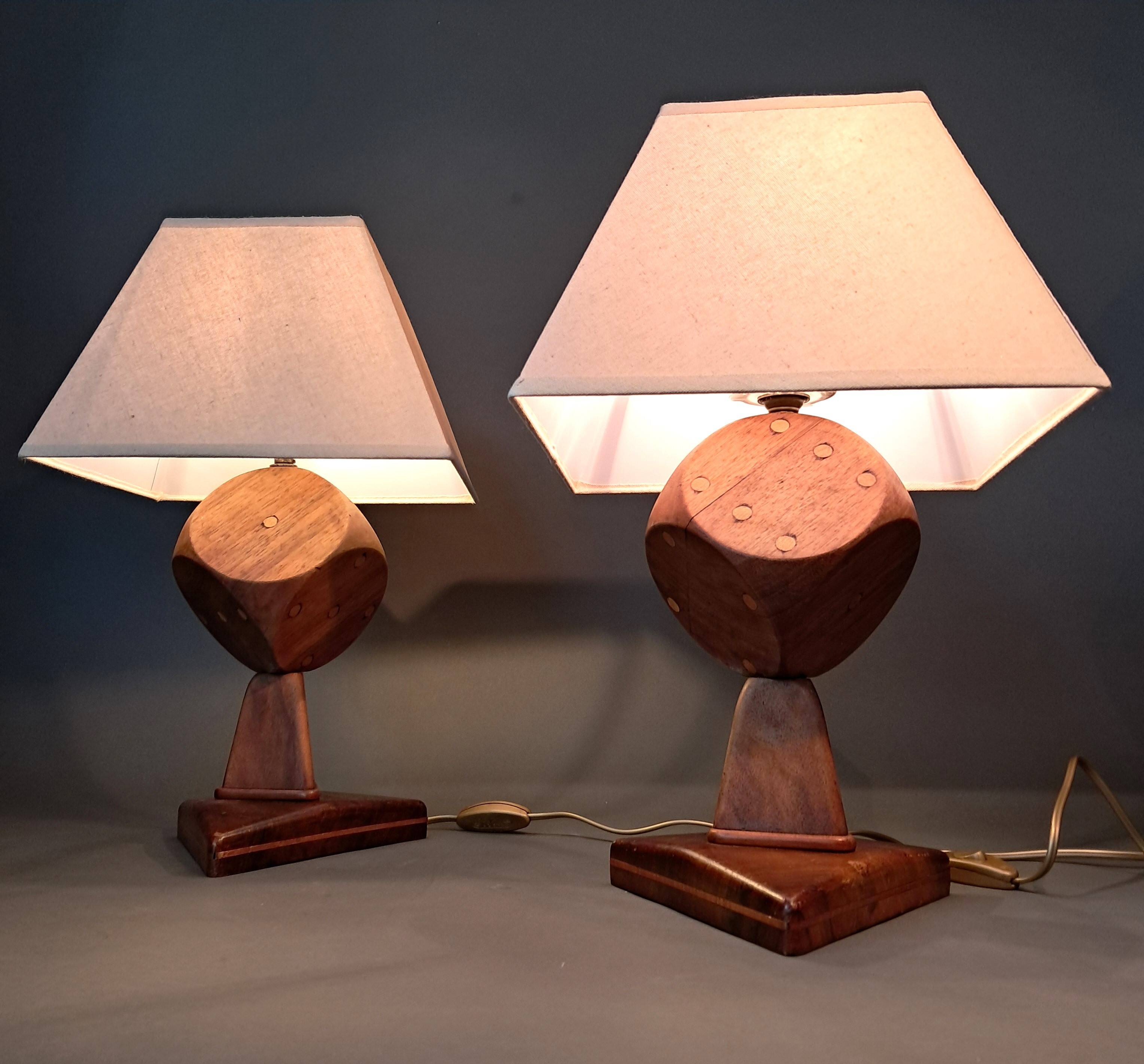 Paire de lampes 1940 en acajou massif et filets de citronnier.