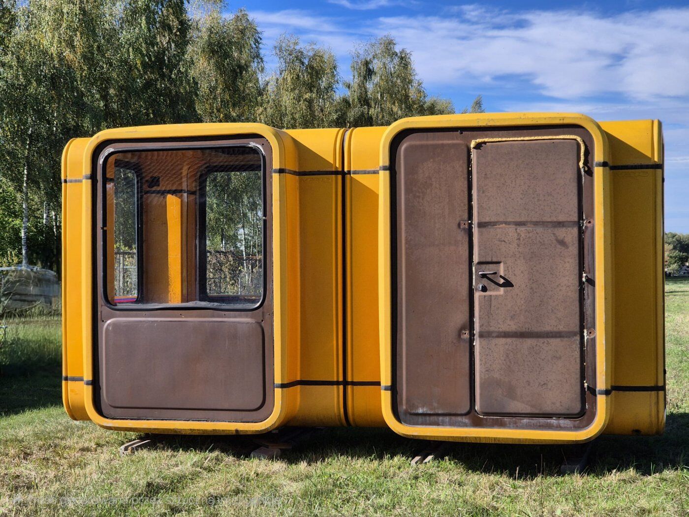 Double Yugo kiosque K67 par Saša Müchtig pour Imgrad, 1988