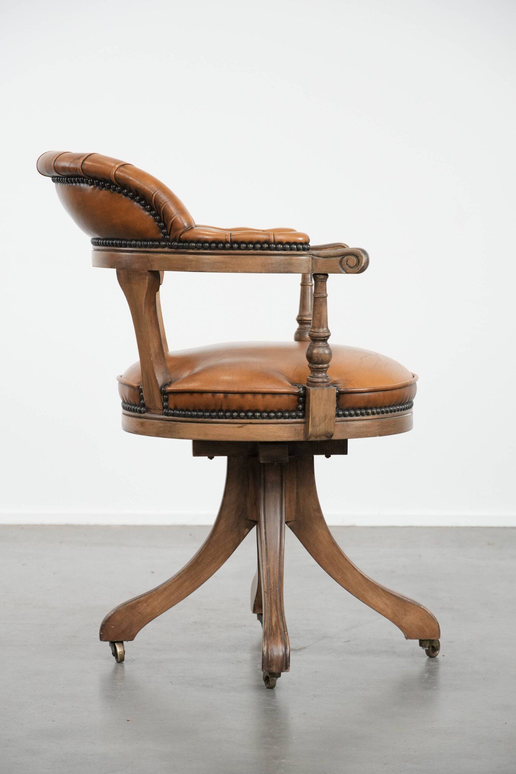 Chaise de bureau chesterfield en cuir de vache classique et intemporelle de style anglais