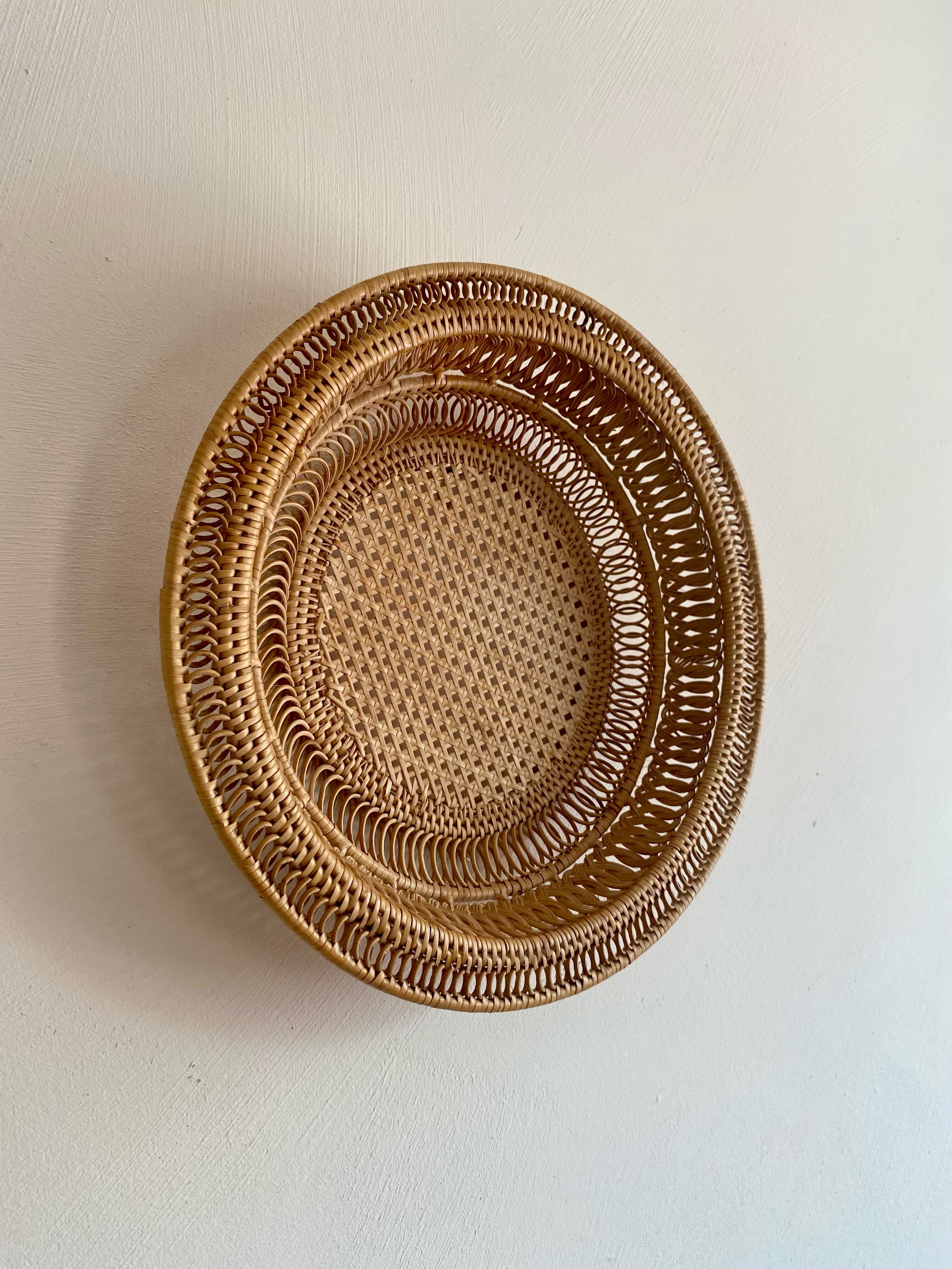 Braided straw basket