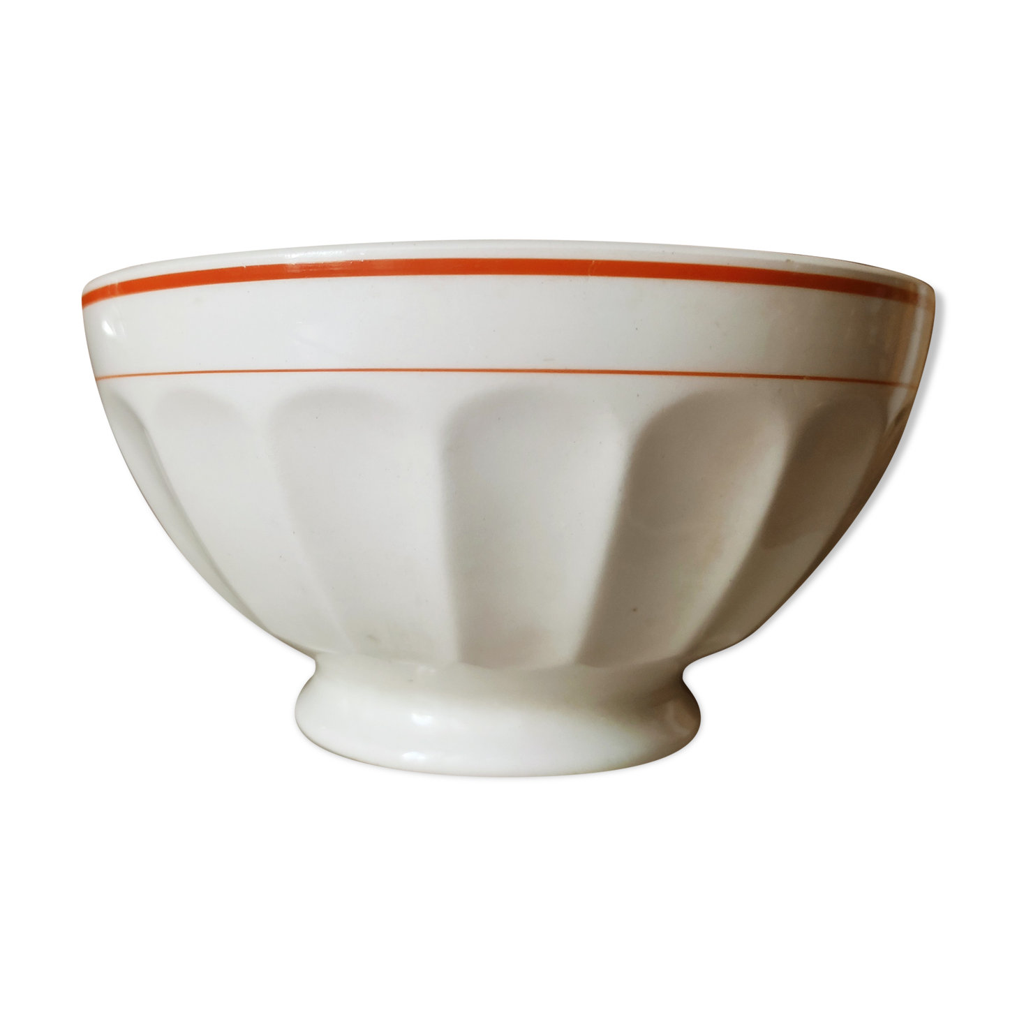 Earthenware ribbed bowl