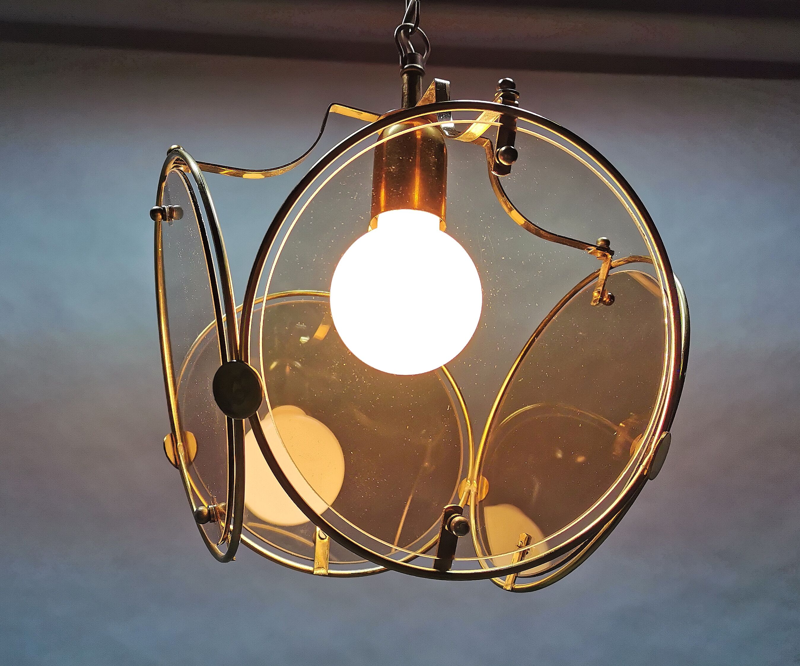 Suspension from the 70s in brass and brown smoked glass