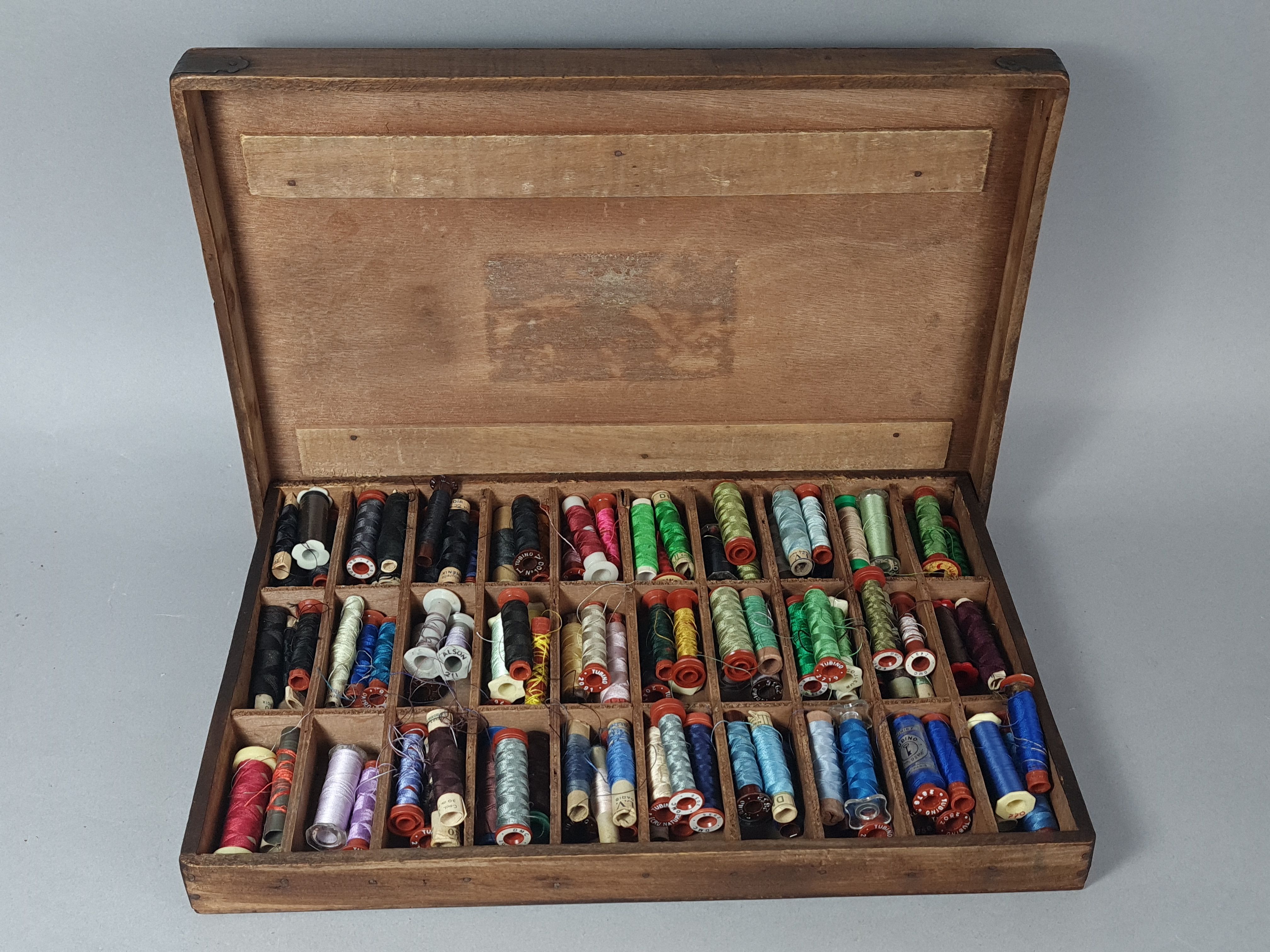 Box with 30 lockers