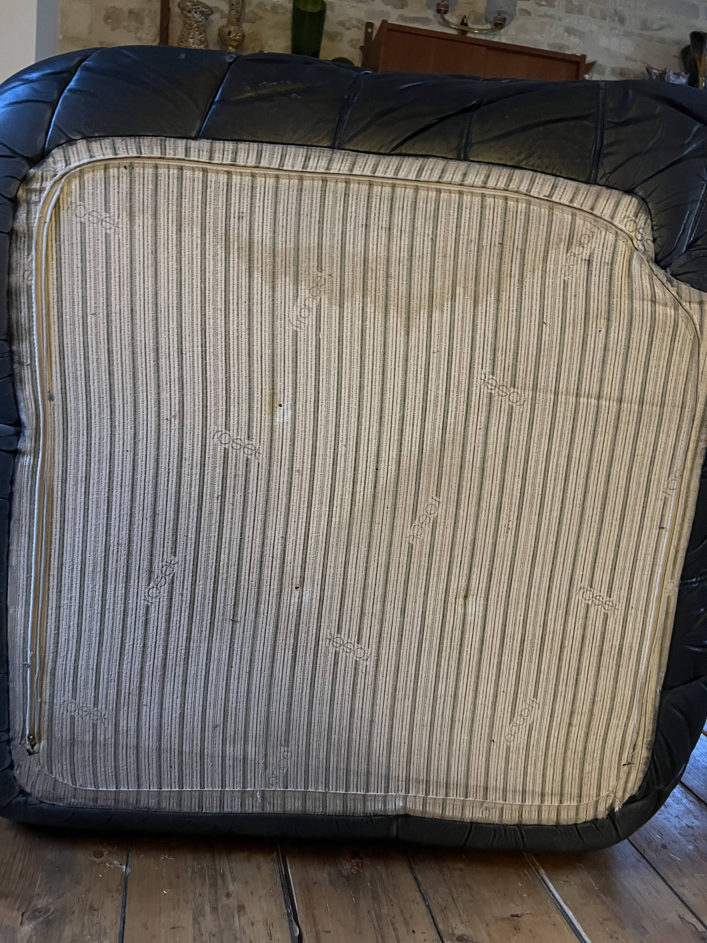 TOGO BLACK LEATHER corner armchair