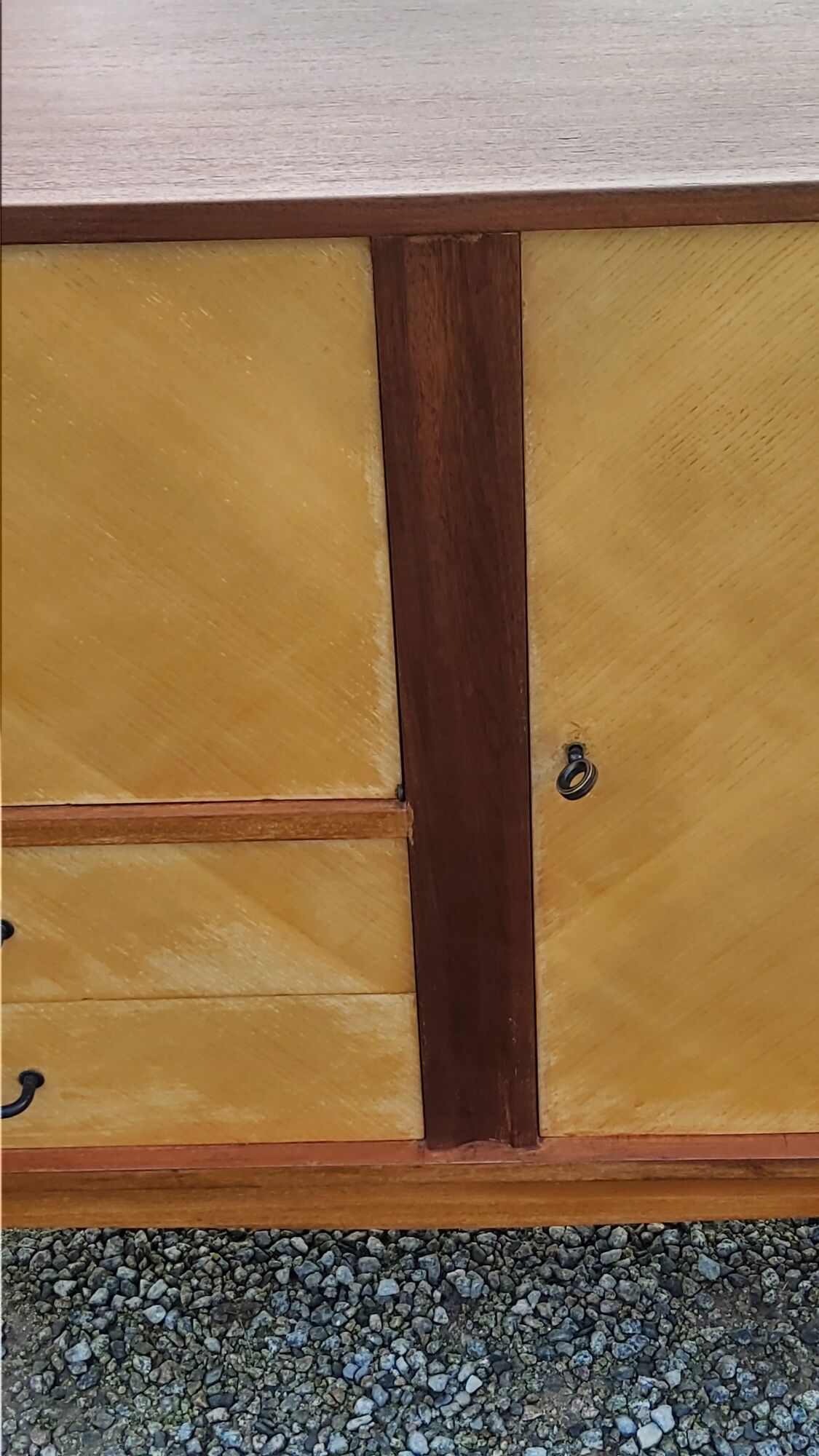 Enfilade of the 50s in oak and mahogany feet compass