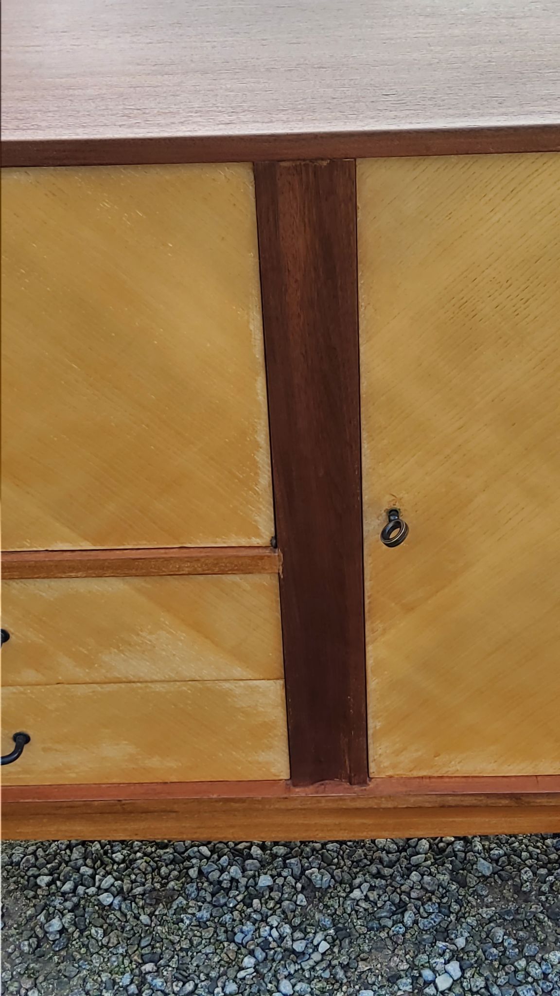 Enfilade of the 50s in oak and mahogany feet compass