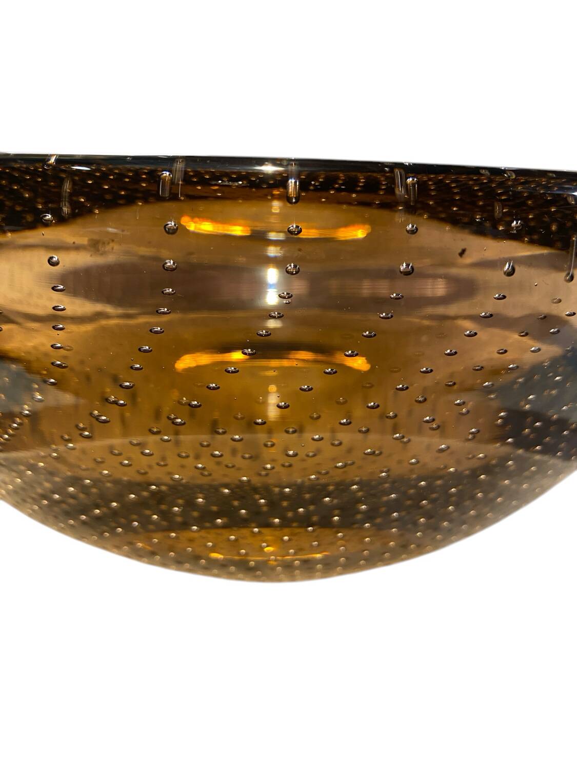 Coupe en verre fumée à décor de bulles disposées en spirale. Travail probable des années 60/80.