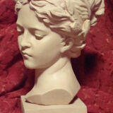 Bust woman art nouveau, patina terracotta beige light