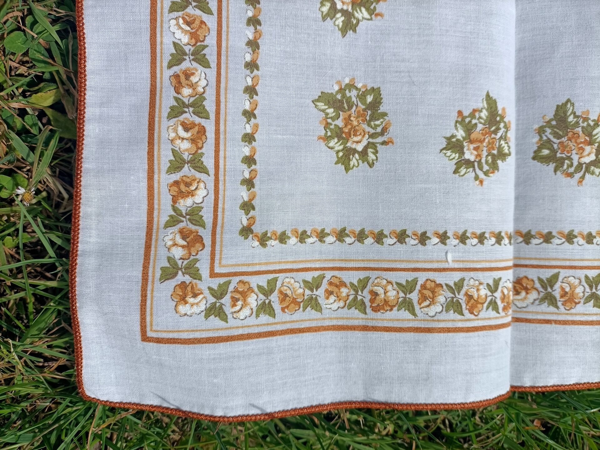 Retro table napkins x2