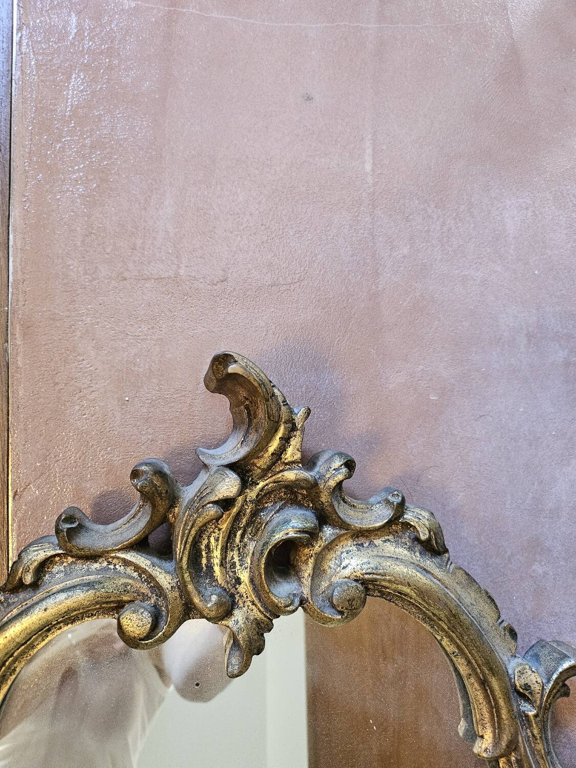 Very pretty old vintage gilded mirror
