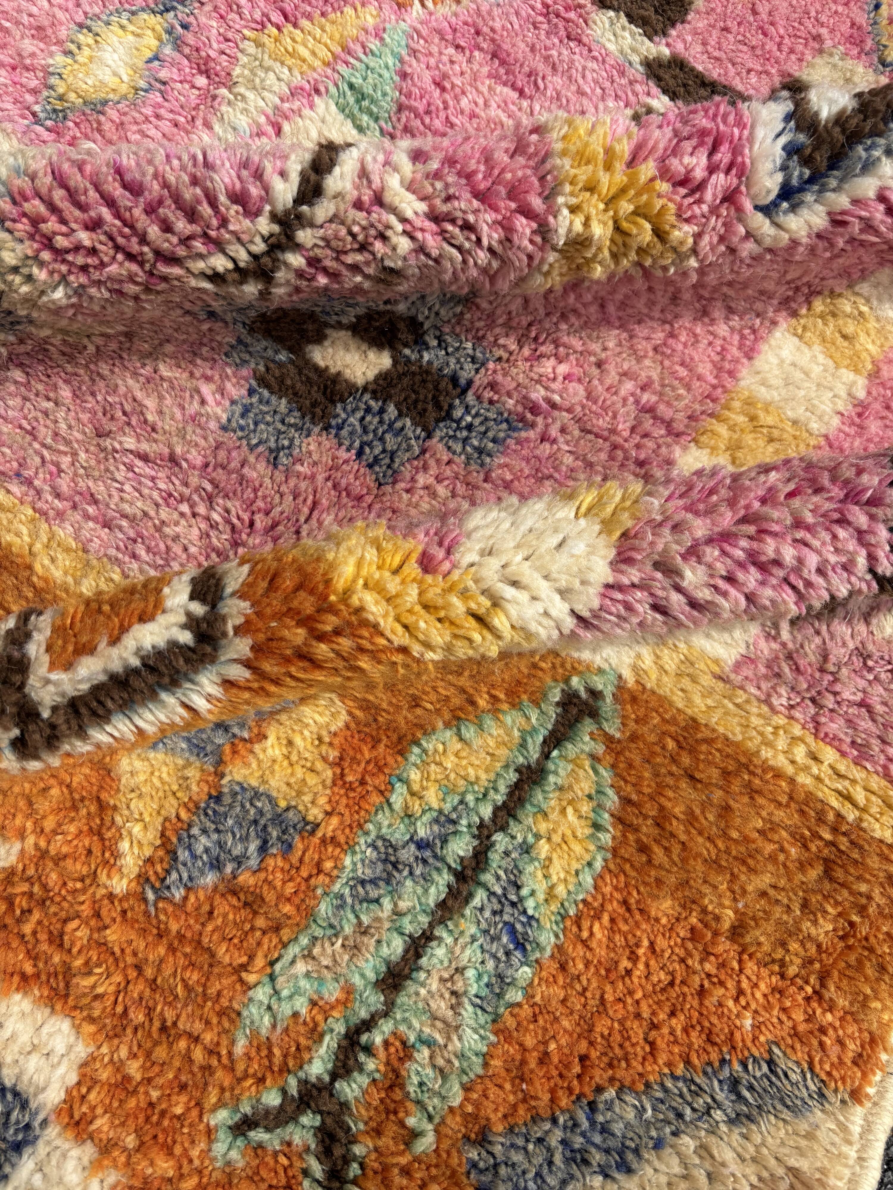 Moroccan shaggy wool rug