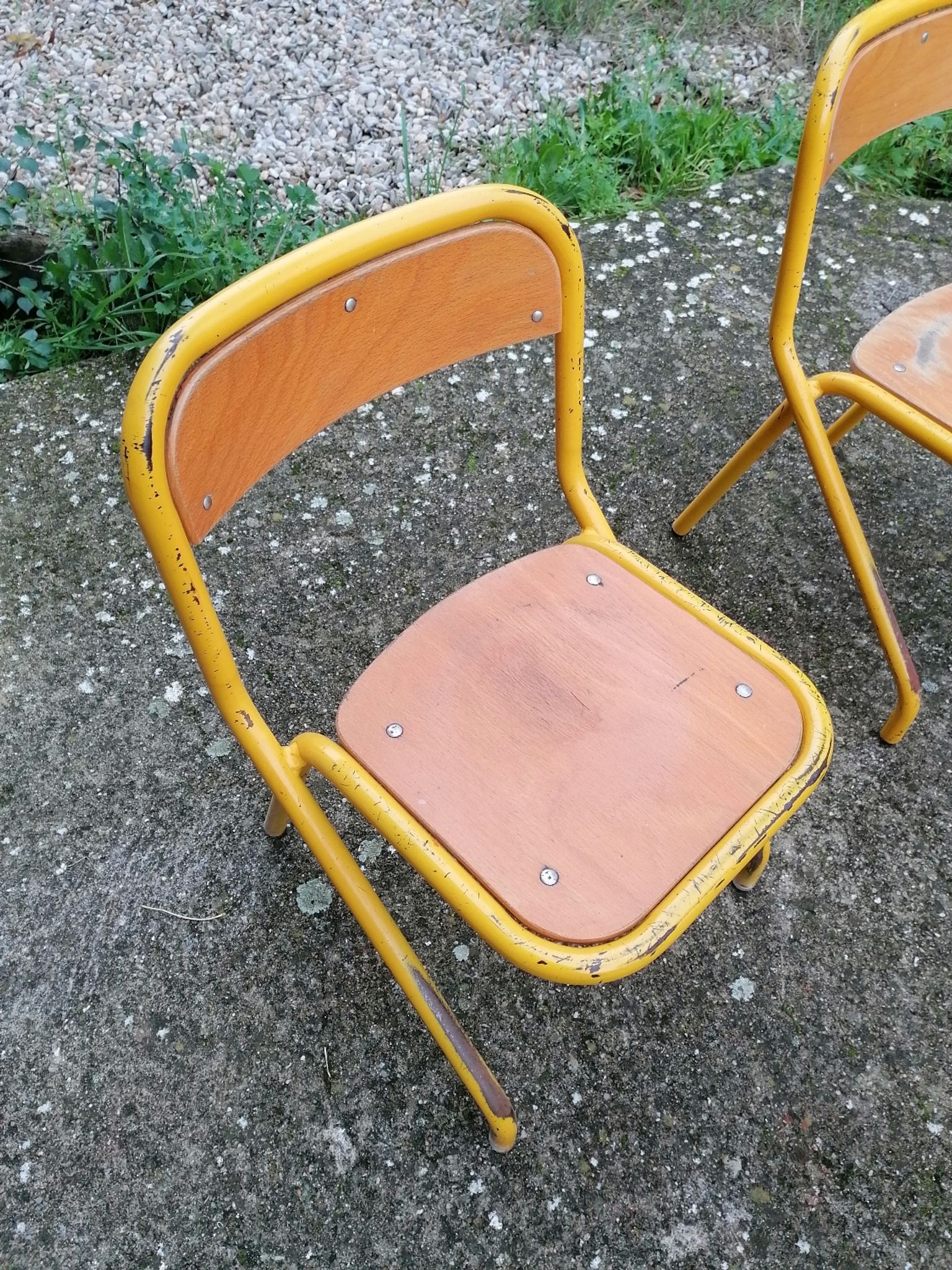 Lot de 4 chaises d'écolier vintage