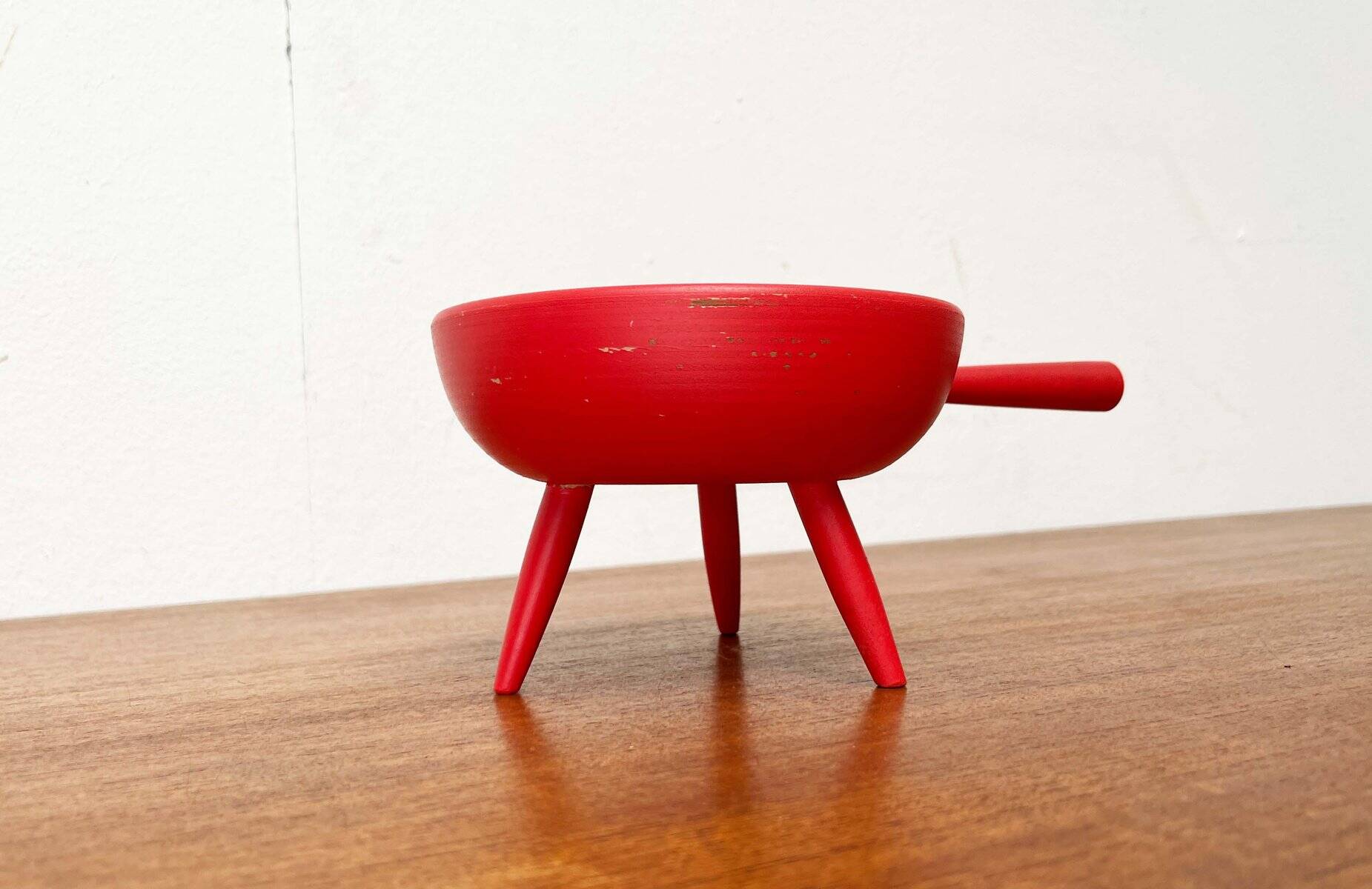 Mid-Century Modern Red Tripod Bowl in Wood from Paavo Asikainen, Finland, 1960s