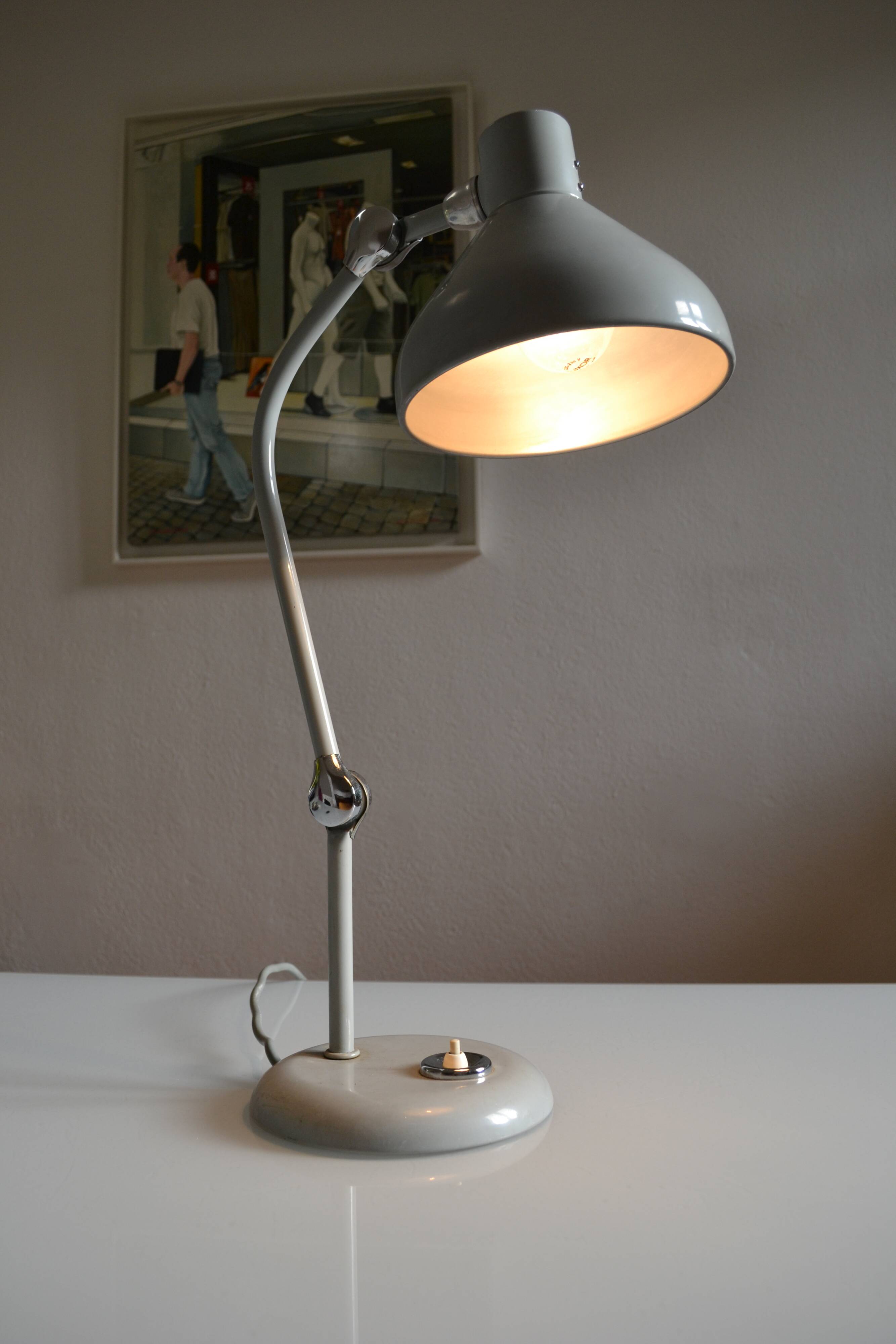 Jumo GS1 light grey table lamp