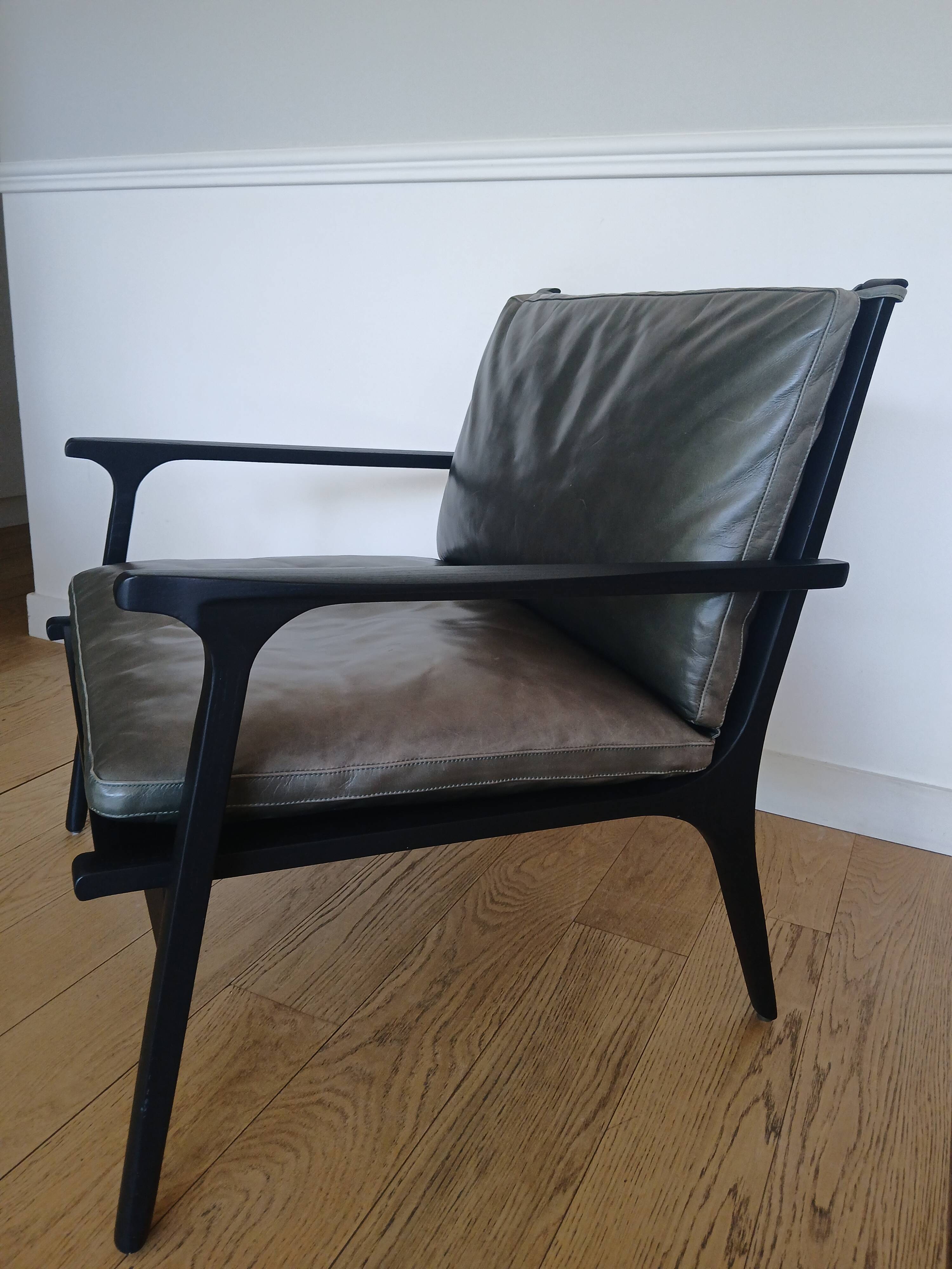 Leather lounge chair