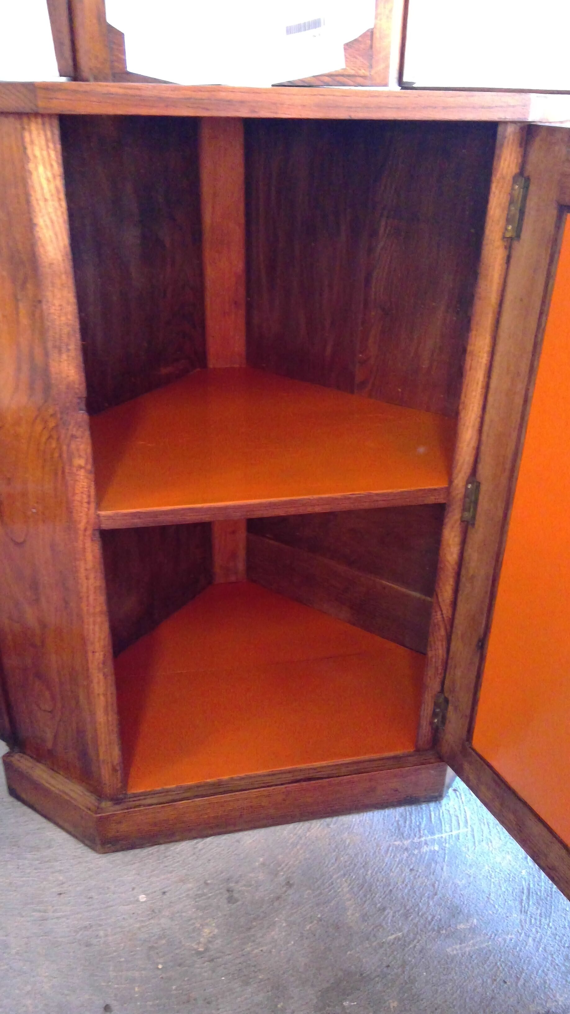 Storage corner cabinet