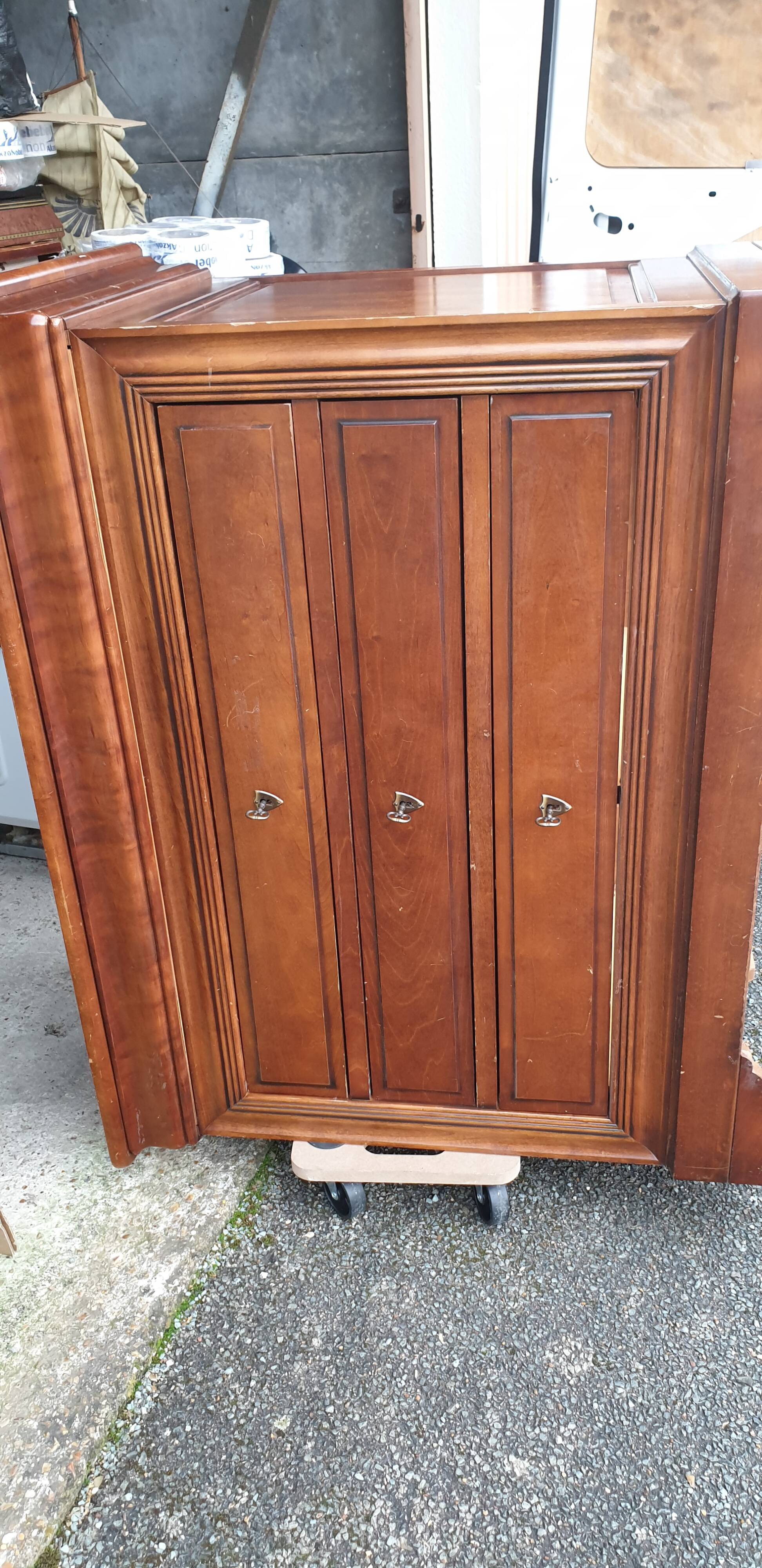 Louis Philippe chest of drawers in doucine