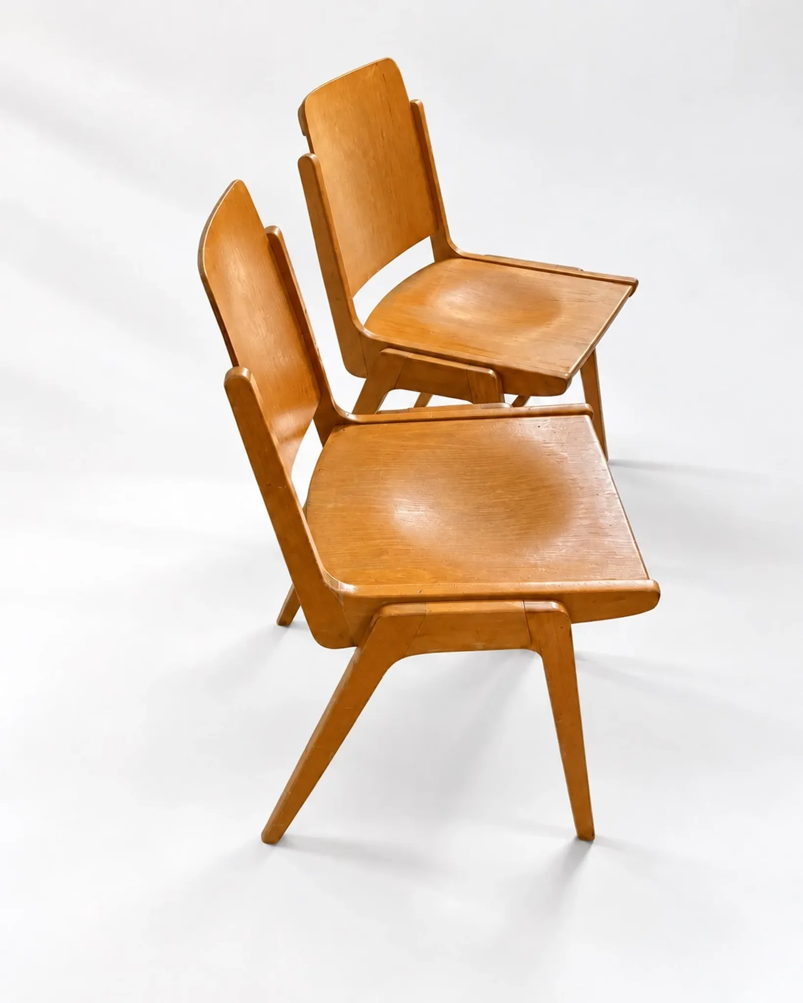 Ensemble de 4 chaises empilables "Austro" par Franz Schuster