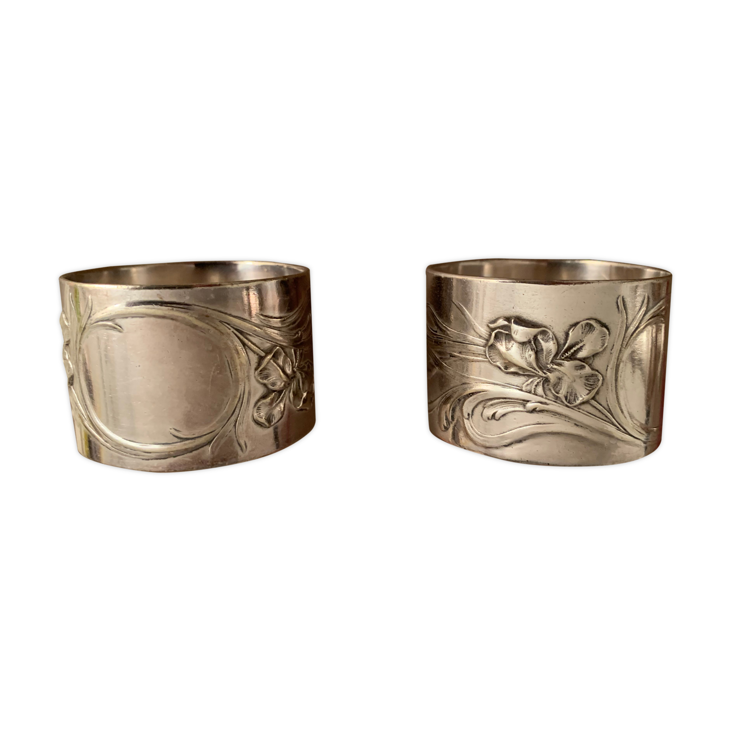 2 Art nouveau silver metal towel rings