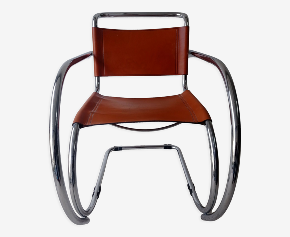 Fauteuil modèle MR20 de Mies Van Der Rohe en cuir marron clair et chrome