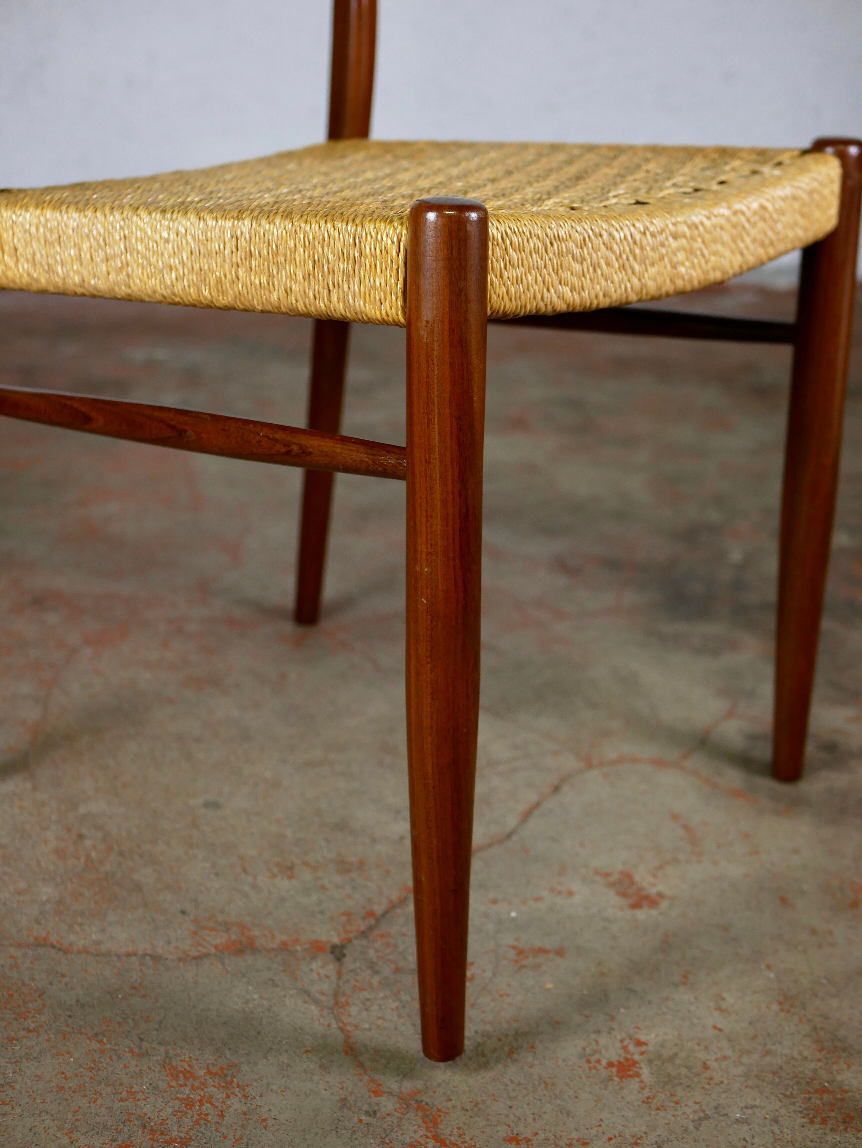Suite de 6 chaises scandinaves en corde et teck