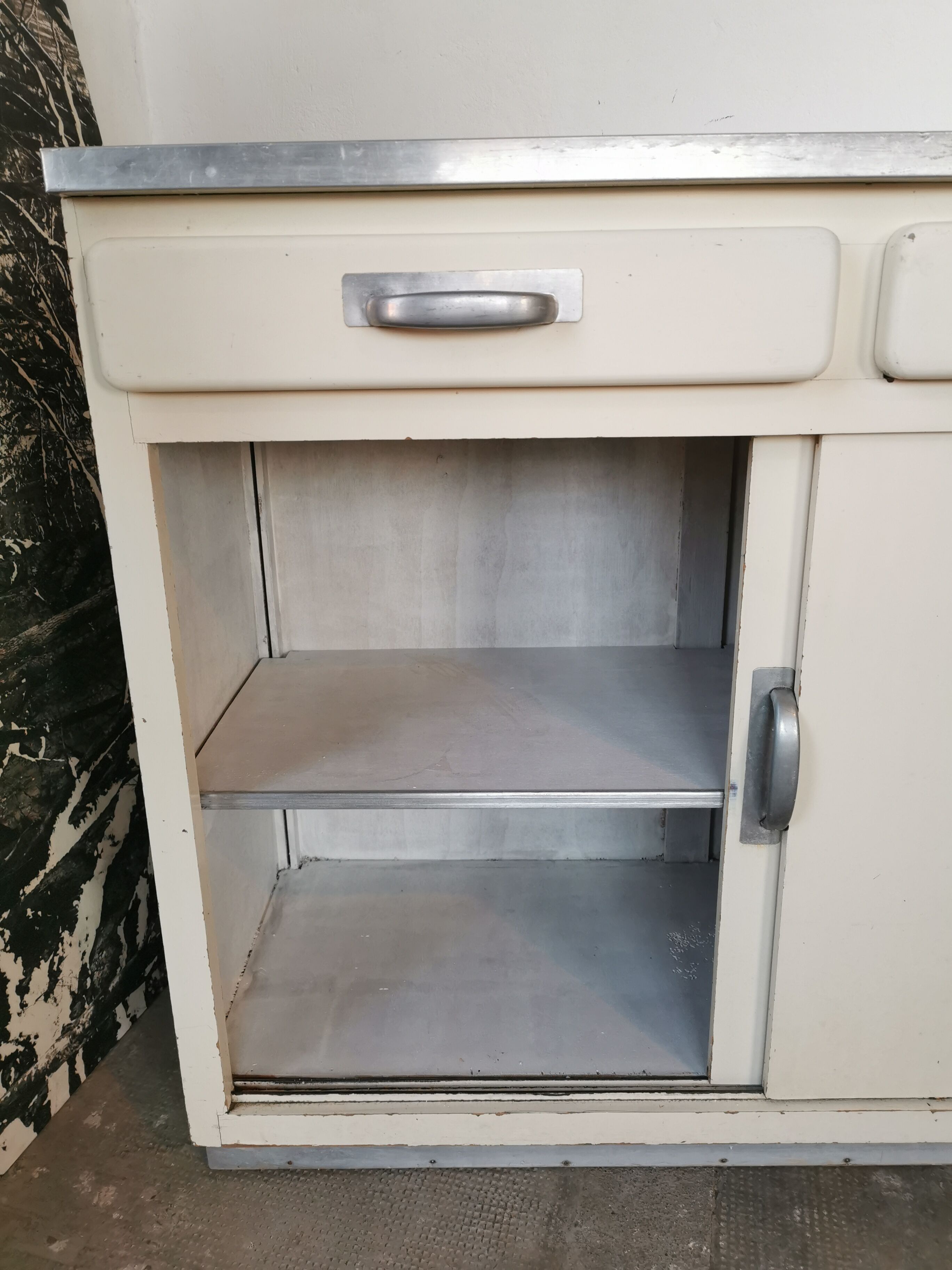Buffet de cuisine 1950 vintage