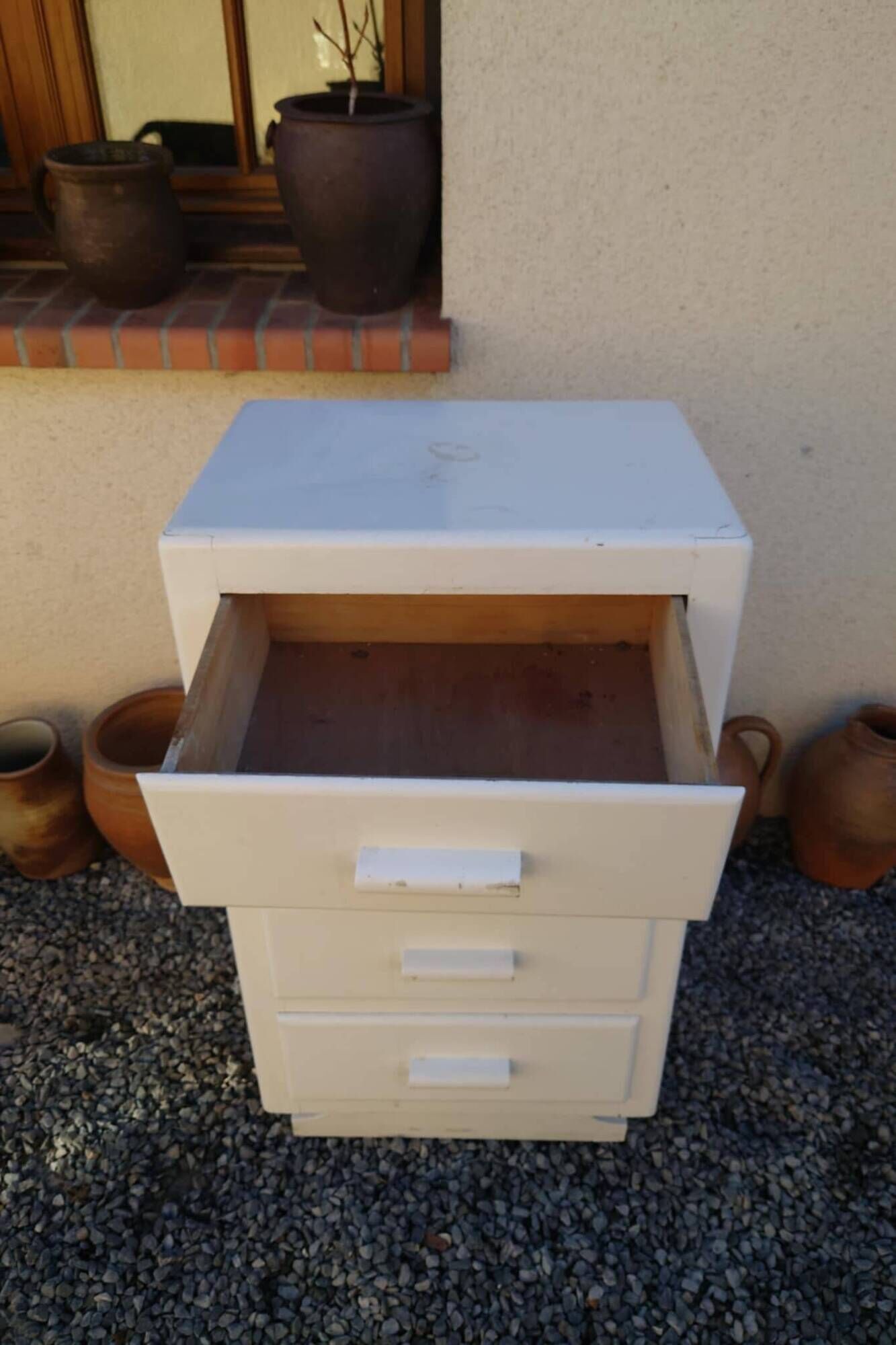 Art Deco chest of drawers in white painted wood with 4 drawers