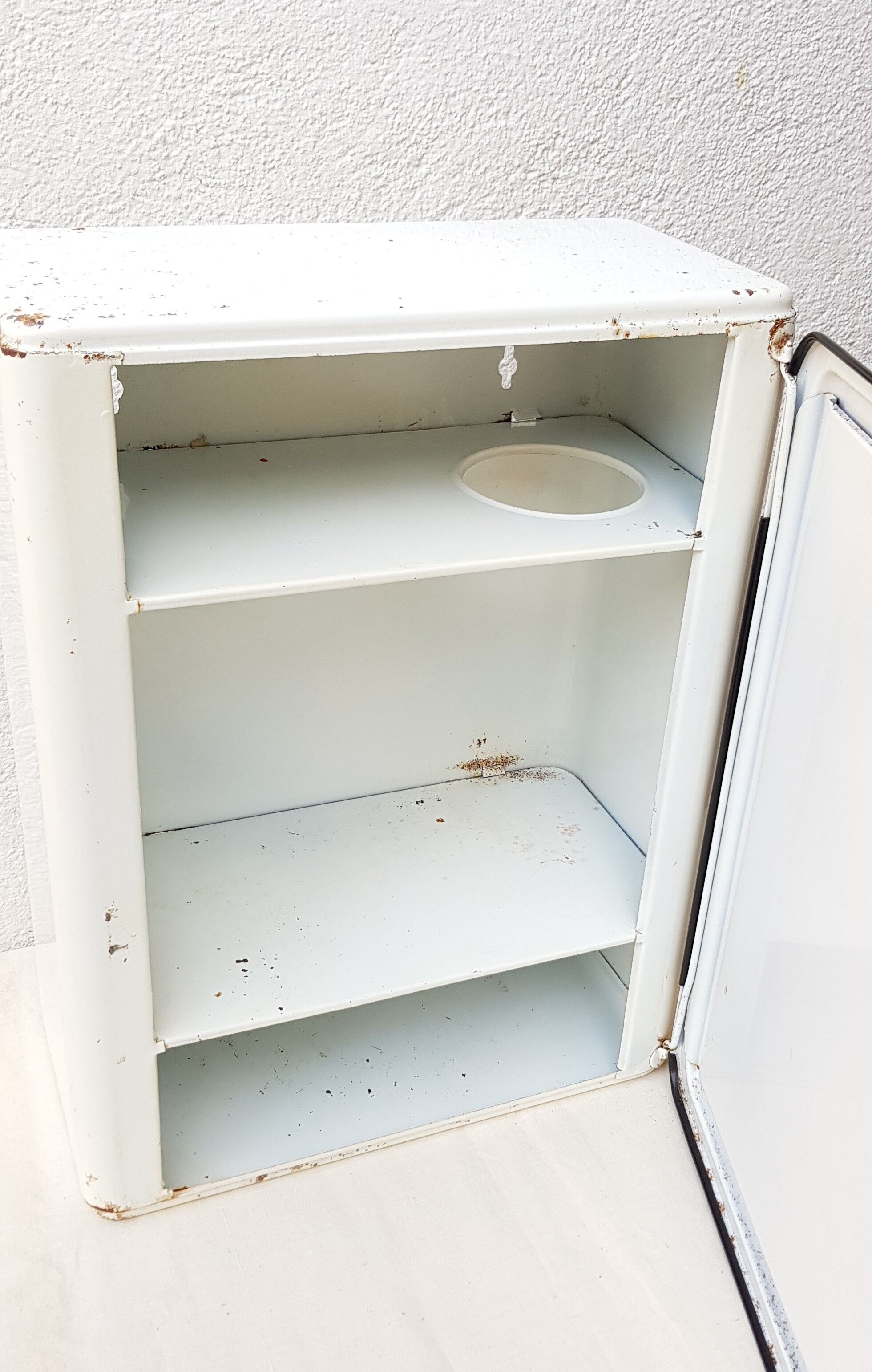 Armoire de toilette 60's