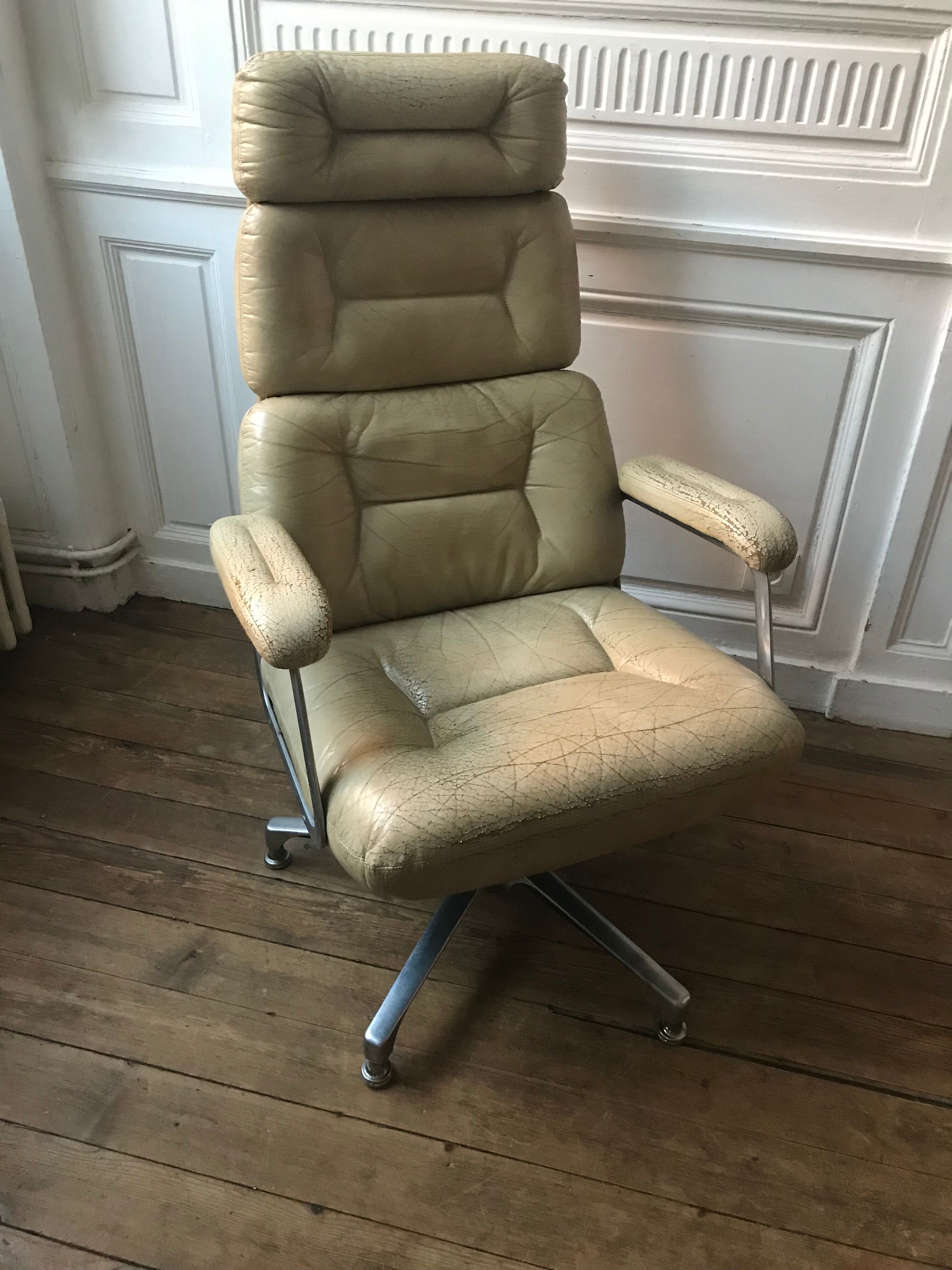Leather armchair 70's