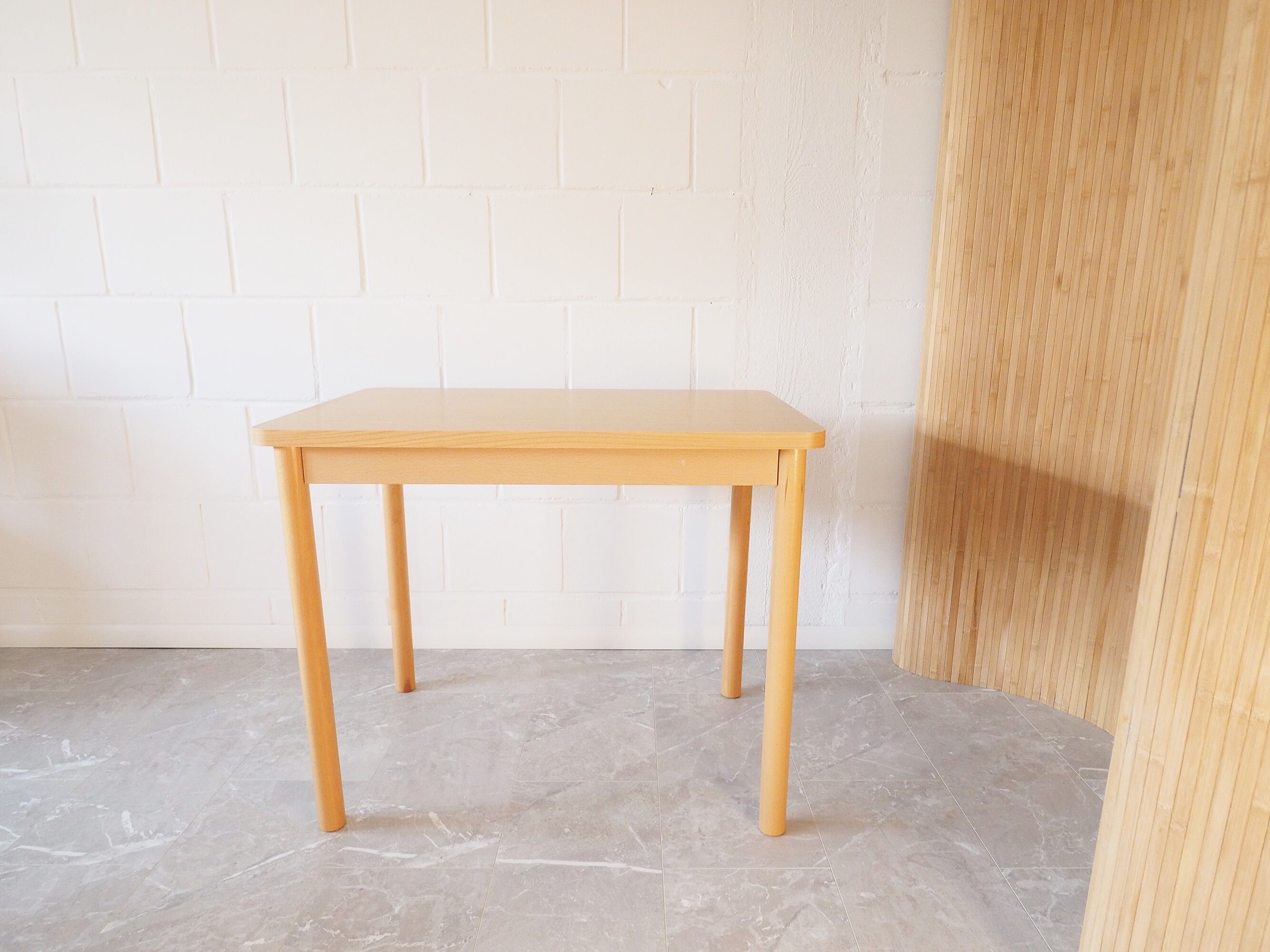 Table de cuisine en bois des années 1980